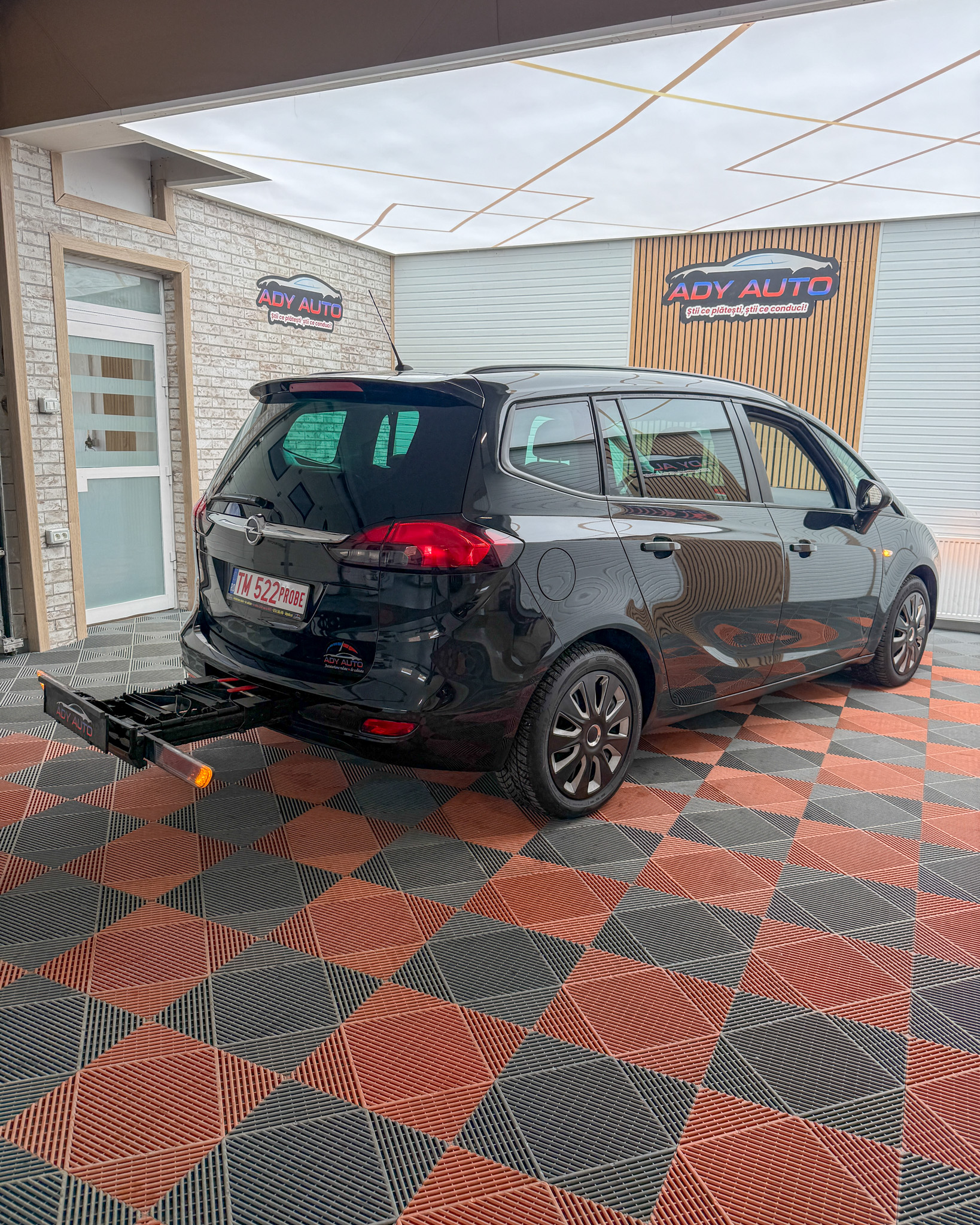 OPEL ZAFIRA Benzina, 7 Locuri, Suport Bicicleta, RAR + ITP . Livrare Gratis In Toata Tara . Garantie 12 Luni . Km Certificati . Buy Back ( Schimburi Auto ) 