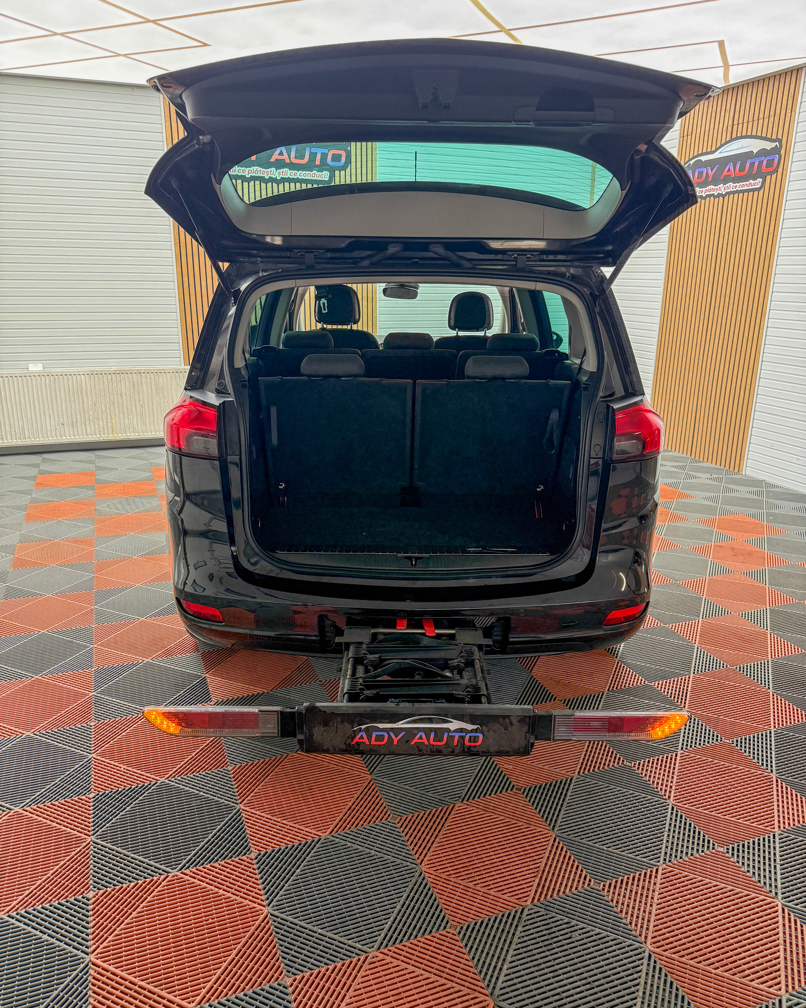 OPEL ZAFIRA Benzina, 7 Locuri, Suport Bicicleta, RAR + ITP . Livrare Gratis In Toata Tara . Garantie 12 Luni . Km Certificati . Buy Back ( Schimburi Auto ) 