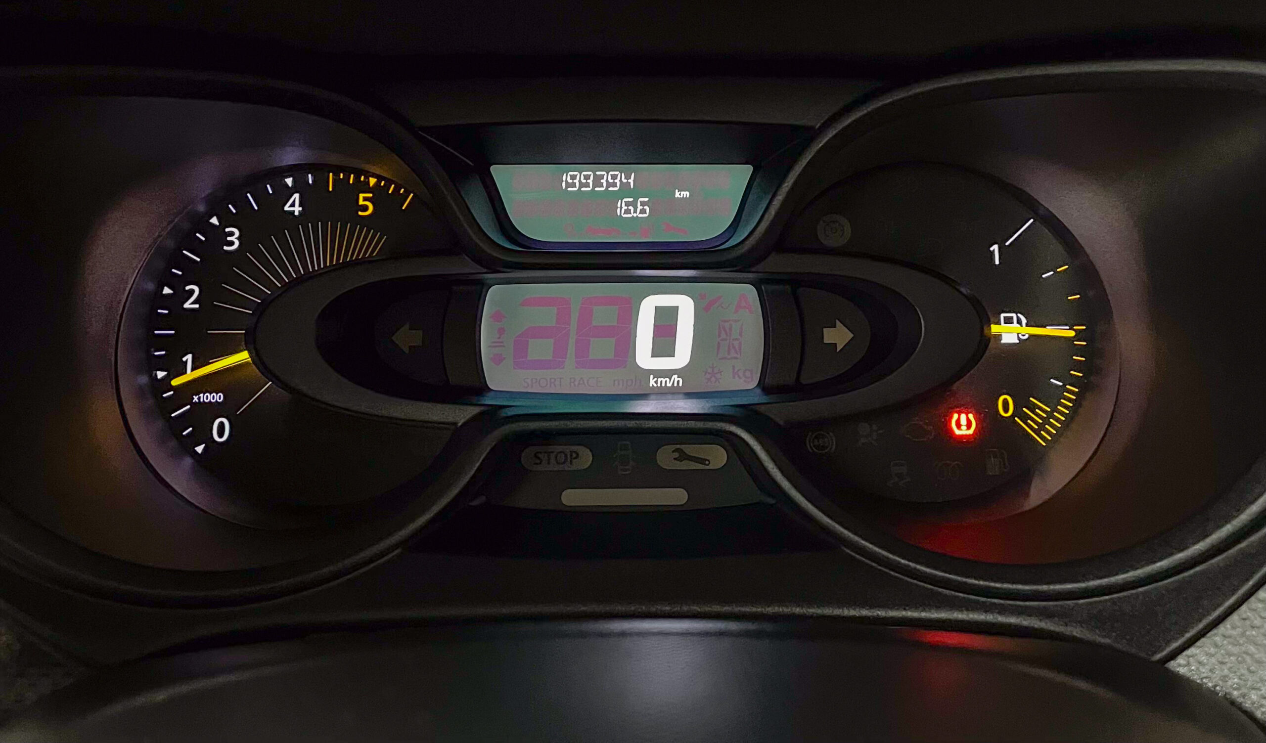 Renault Captur 1,5 DCI . Energy Life . RAR + ITP . Livrare Gratis 100 KM . Garantie 12 Luni . Km Certificati . Buy Back
