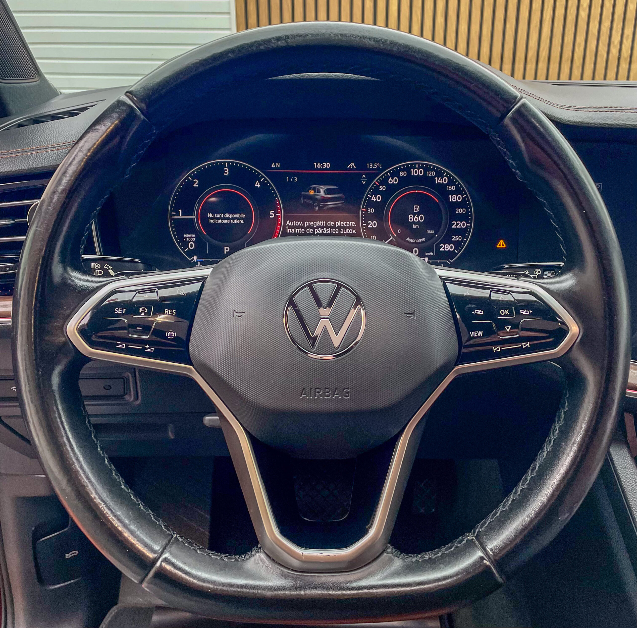 VW TOUAREG R-LINE 3.0 V6 TDI . 286 Cp . Premium Atmosphere 4Motion ( 4x4 ) . An 2021 ..Livrare Gratis In Toata Tara . Garantie 12 Luni . Km Certificati . Buy Back ( Schimburi Auto ) 