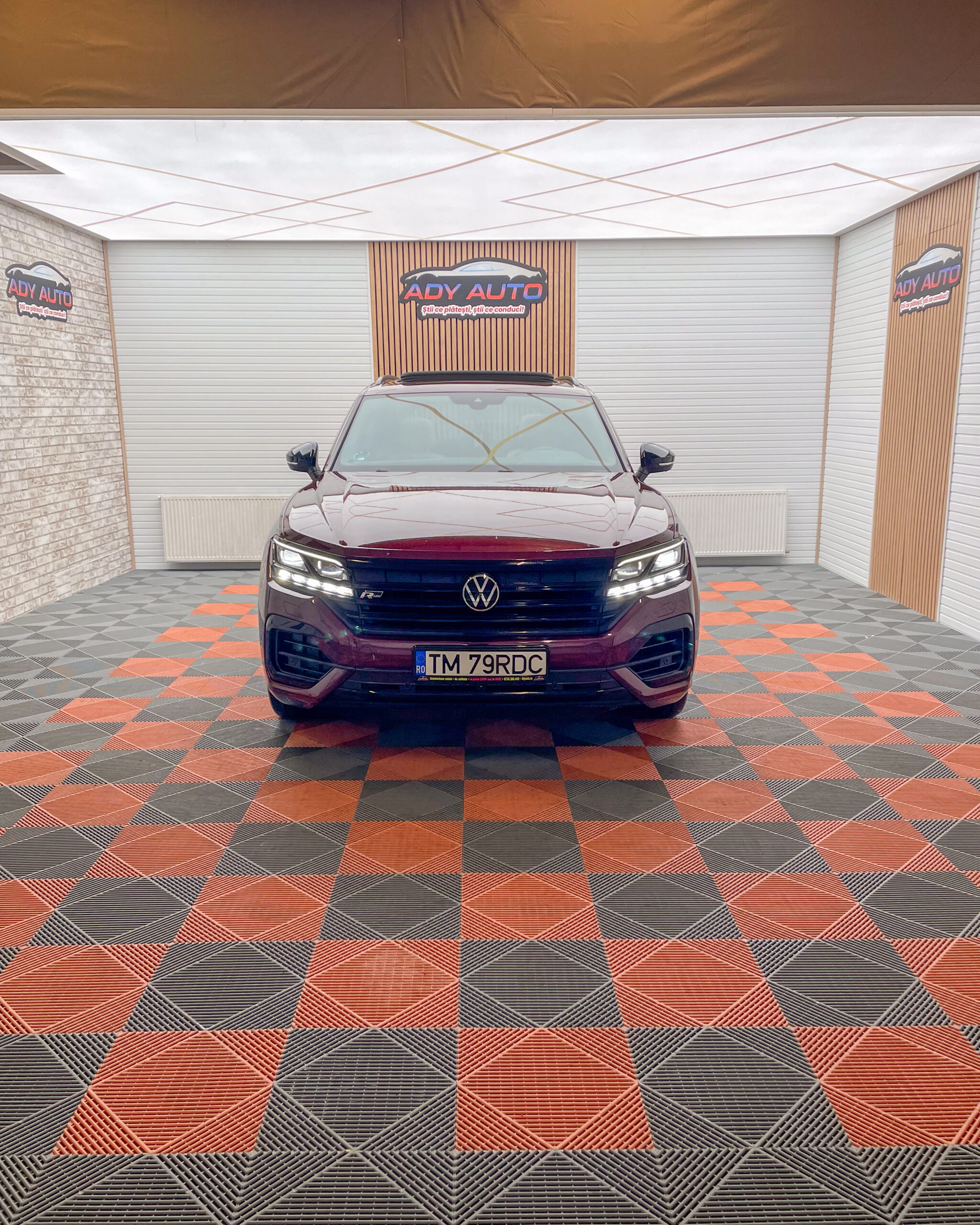 VW TOUAREG R-LINE 3.0 V6 TDI . 286 Cp . Premium Atmosphere 4Motion ( 4x4 ) . An 2021 ..Livrare Gratis In Toata Tara . Garantie 12 Luni . Km Certificati . Buy Back ( Schimburi Auto ) 