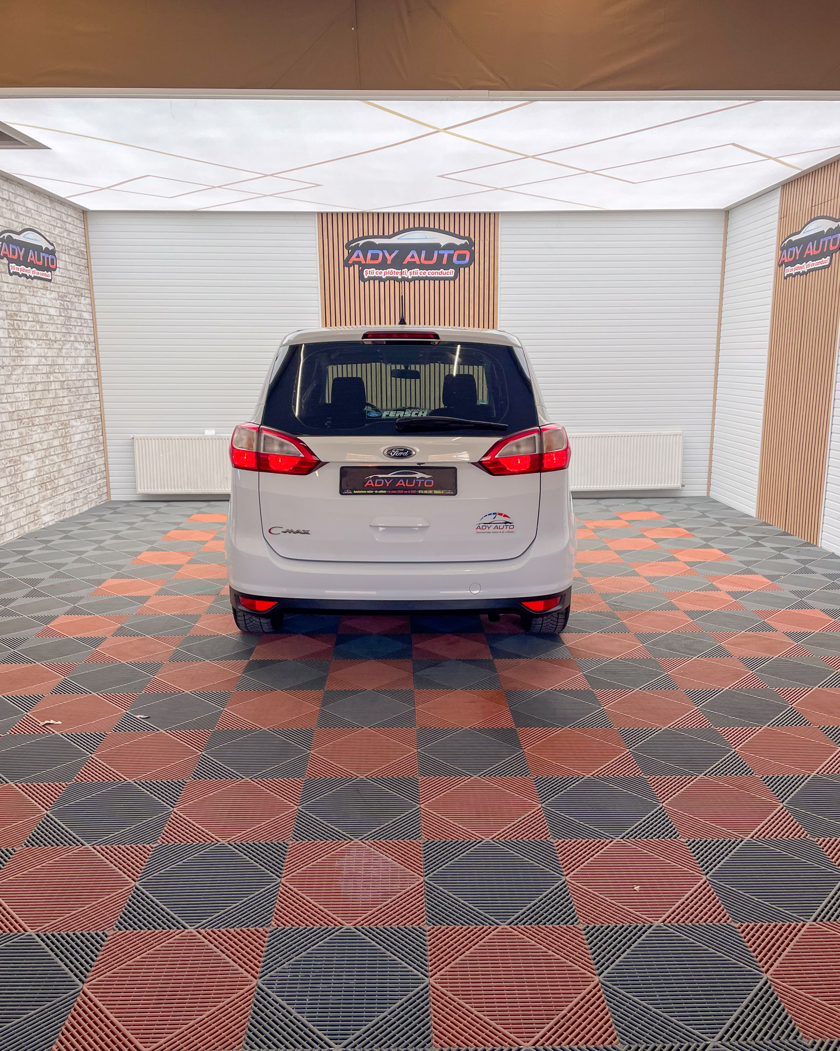 FORD GRAND C-MAX. Benzina. USI CULISANTE .Livrare Gratis 100 KM . RAR + ITP .Garantie 12 Luni . Km Certificati . Buy Back ( Schimburi Auto ) 