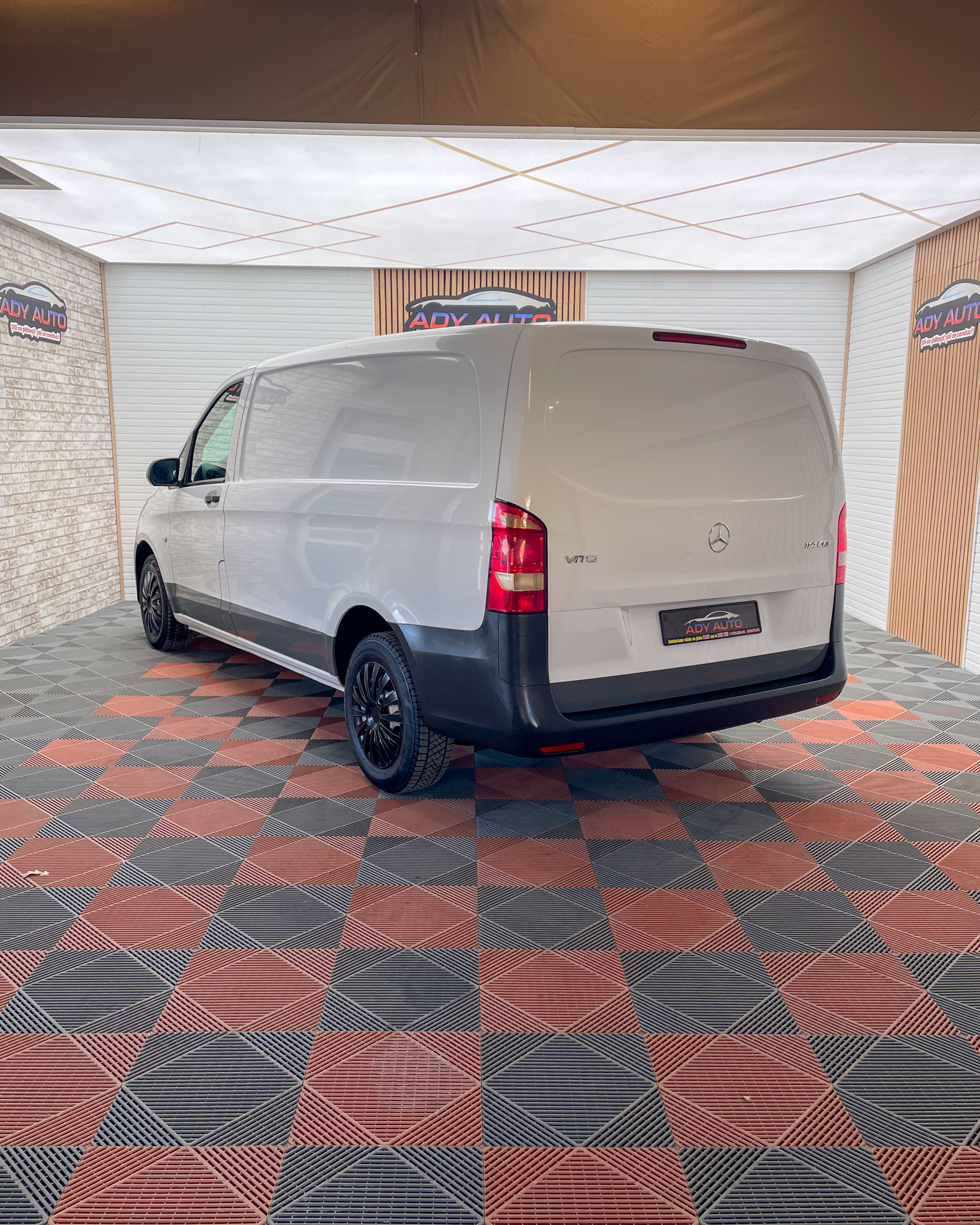 MERCEDES -BENZ VITO Lada De 2,40 Cm .( Modelul Lung ). RAR + ITP . TVA INCLUS SI DEDUCTIBIL ( Pentru Societati )Livrare Gratis In Toata Tara . Garantie 12 Luni . Km Certificati . Buy Back ( Schimburi Auto ) 