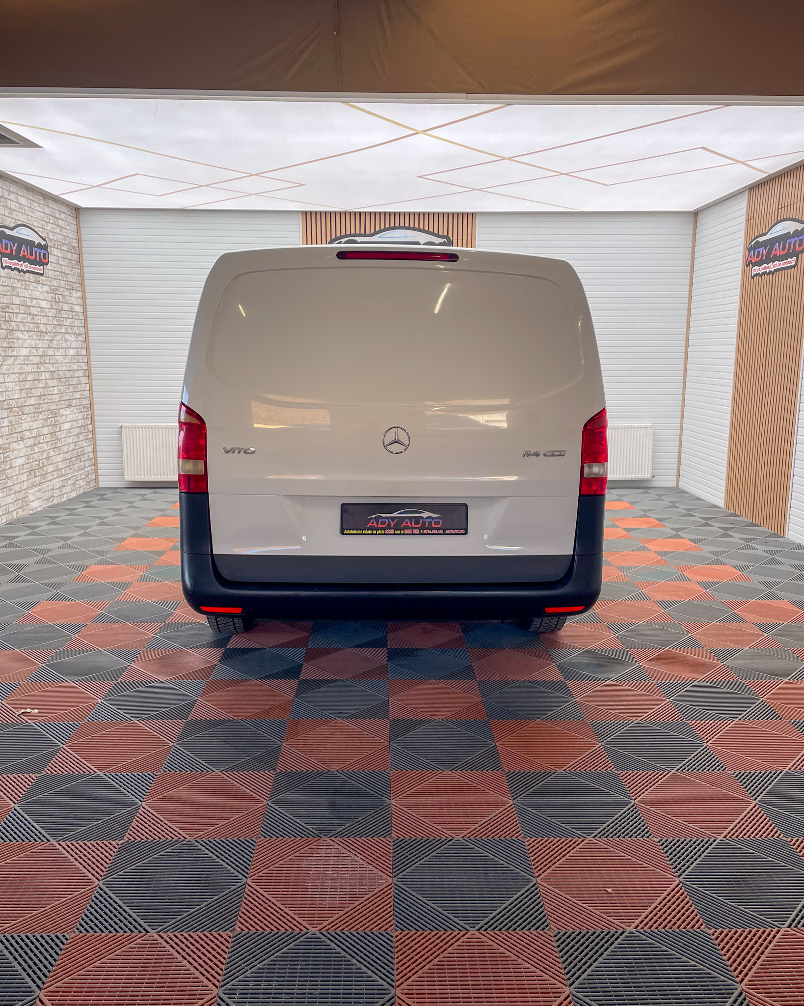 MERCEDES -BENZ VITO Lada De 2,40 Cm .( Modelul Lung ). RAR + ITP . TVA INCLUS SI DEDUCTIBIL ( Pentru Societati )Livrare Gratis In Toata Tara . Garantie 12 Luni . Km Certificati . Buy Back ( Schimburi Auto ) 