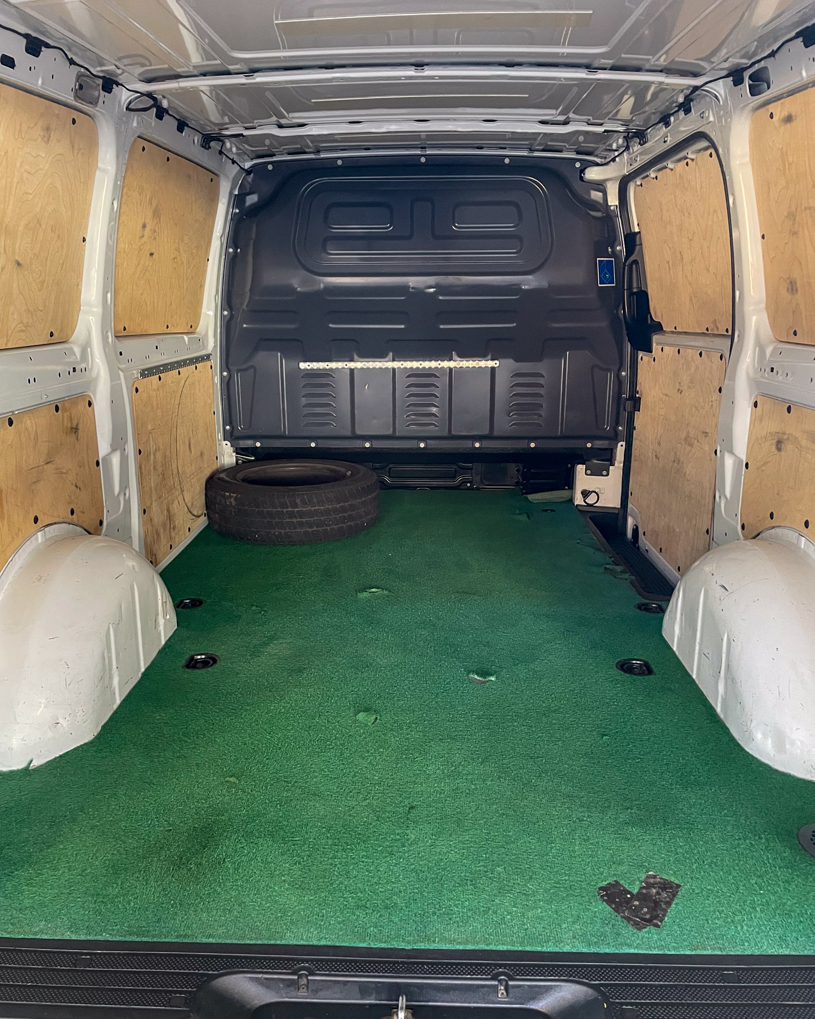 MERCEDES -BENZ VITO Lada De 2,40 Cm .( Modelul Lung ). RAR + ITP . TVA INCLUS SI DEDUCTIBIL ( Pentru Societati )Livrare Gratis In Toata Tara . Garantie 12 Luni . Km Certificati . Buy Back ( Schimburi Auto ) 