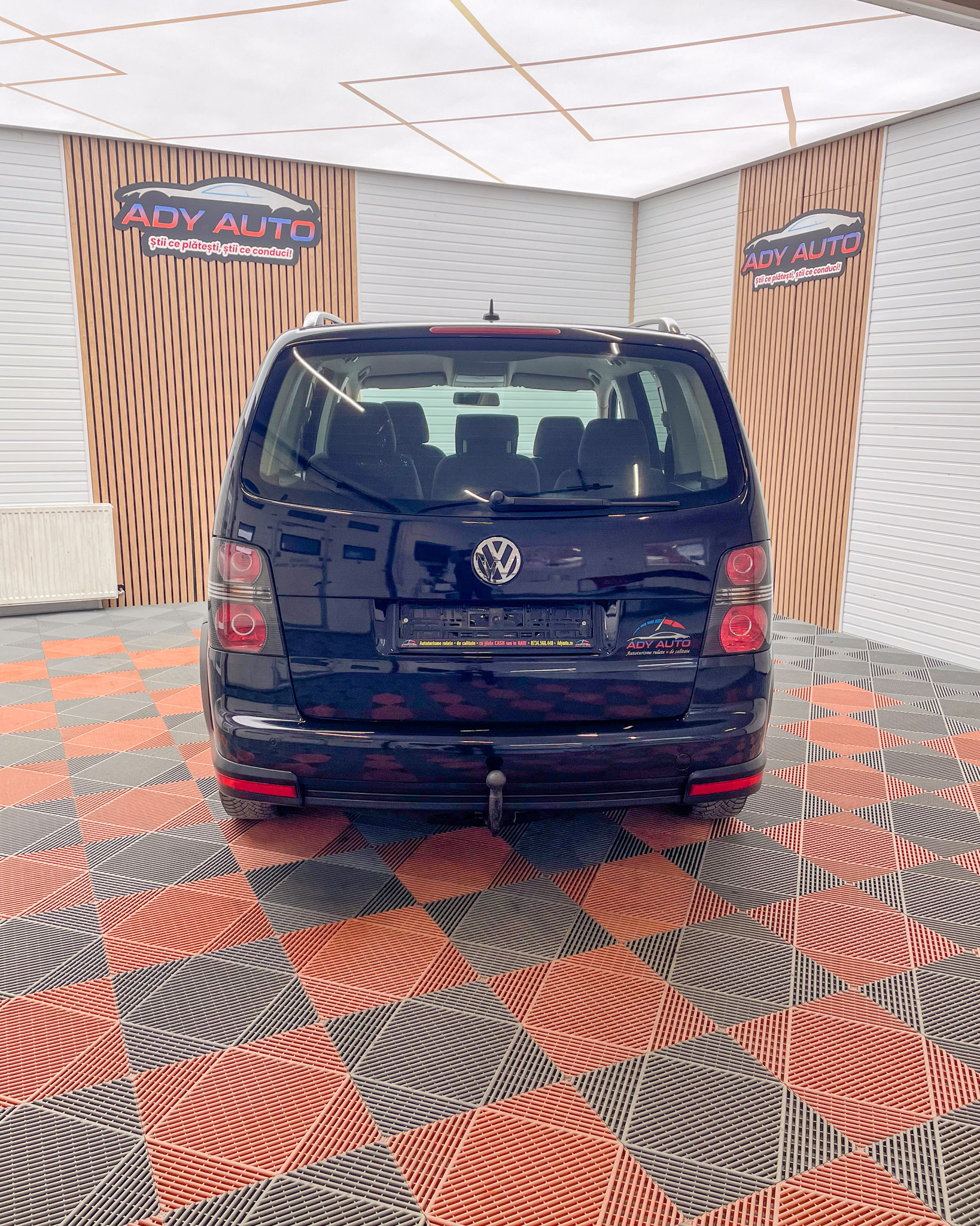 VW TOURAN CROSS . 2,0 TDI - 140 Cp . Garantie 12 Luni . Km Certificati . Buy Back ( Schimburi Auto ) 