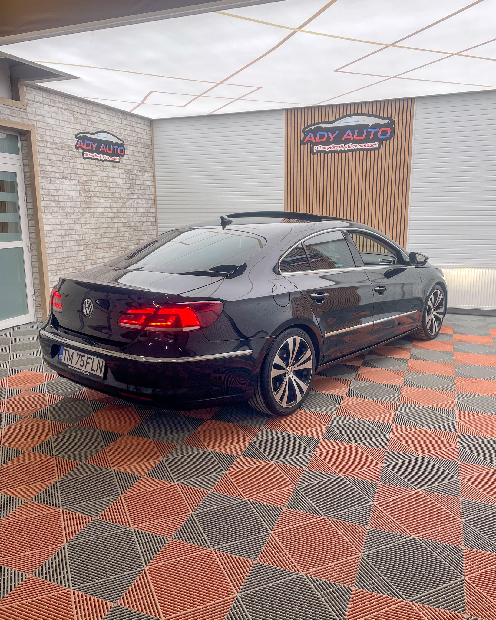 VW PASSAT CC . 2,0 TDI , An 2012 . Km 146 569 Km Reali . Vanzare In Regim De Consignatie