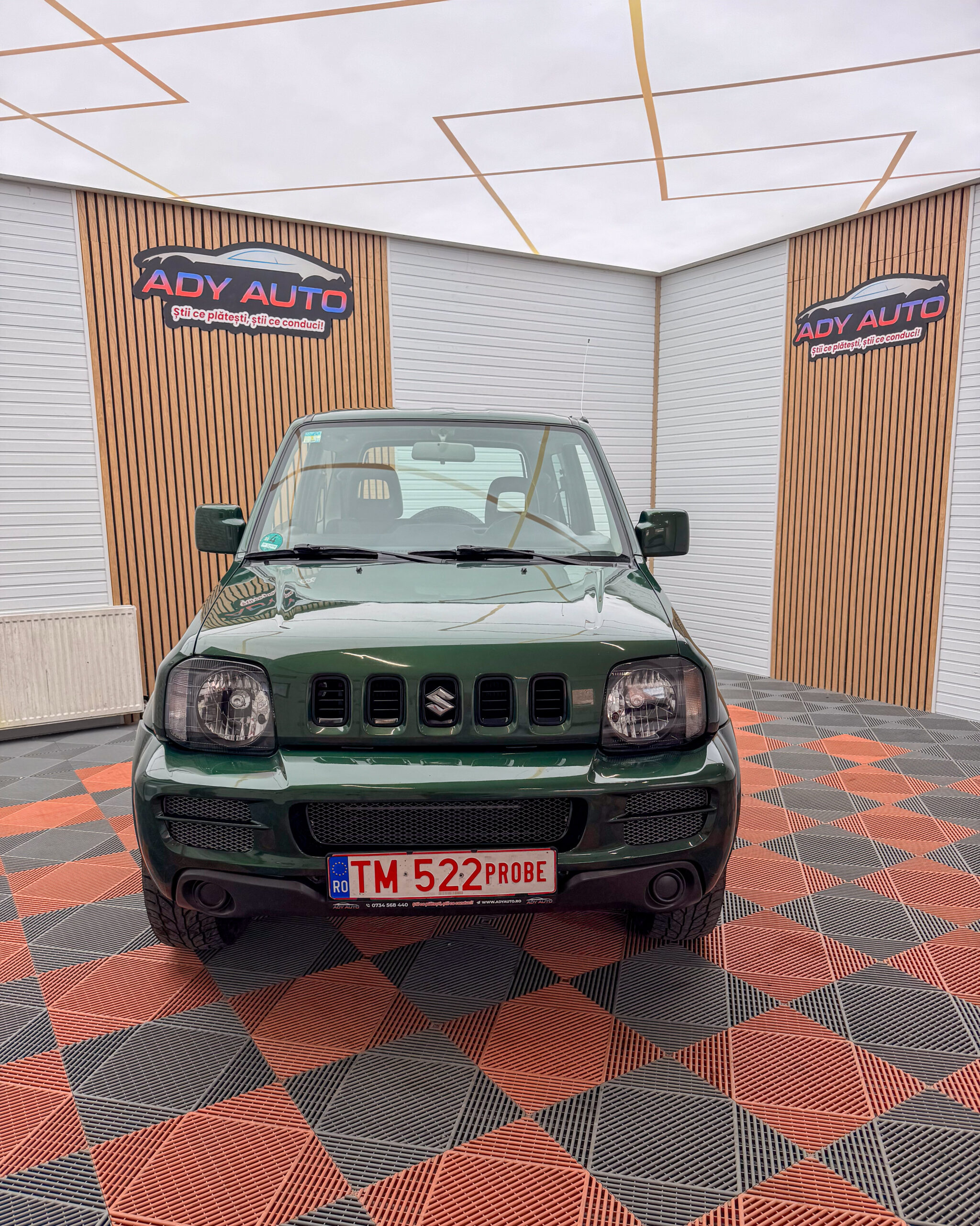 Suzuki Jimny , 1,3 Benzina . 4x4 La Buton . Rate Fixe Si Fara Avans . Garantie 12 Luni . Buy-Back . Test-Drive 