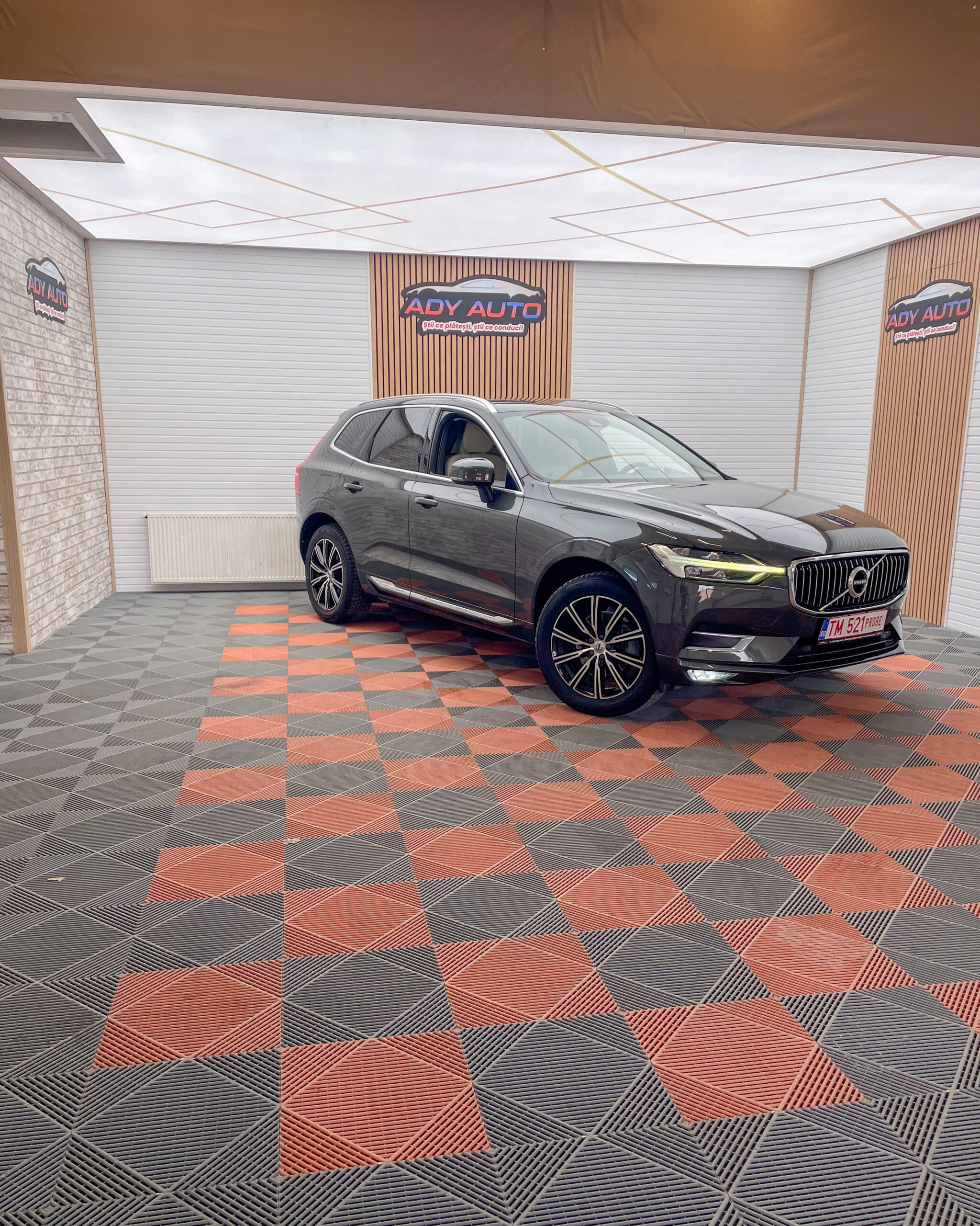VOLVO XC60 . 2,0d . Inscription . An 2019 Iulie . Rate Fixe , Fara Avans . Garantie 12 Luni . Buy-Back . Livrare 