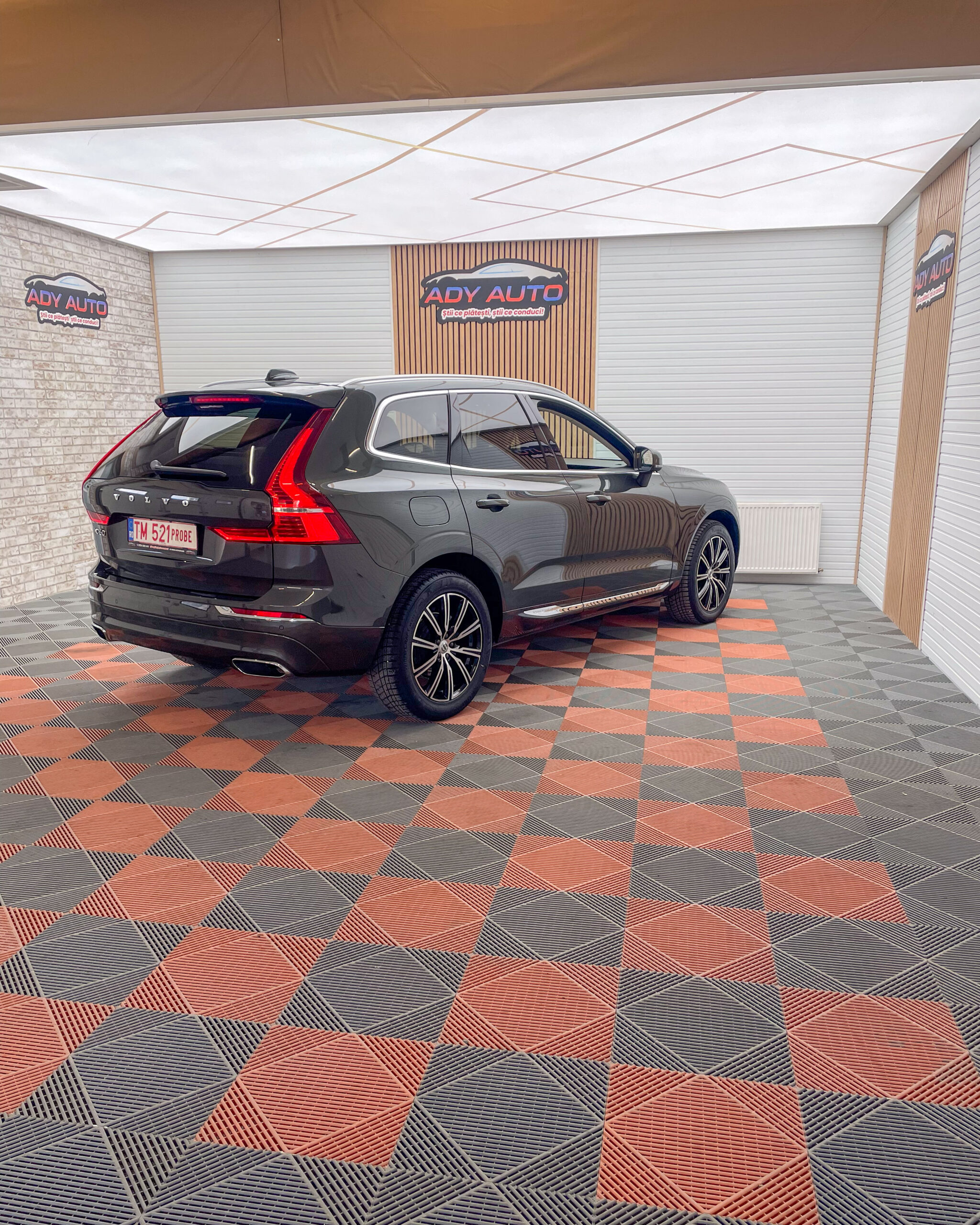 VOLVO XC60 . 2,0d . Inscription . An 2019 Iulie . Rate Fixe , Fara Avans . Garantie 12 Luni . Buy-Back . Livrare 