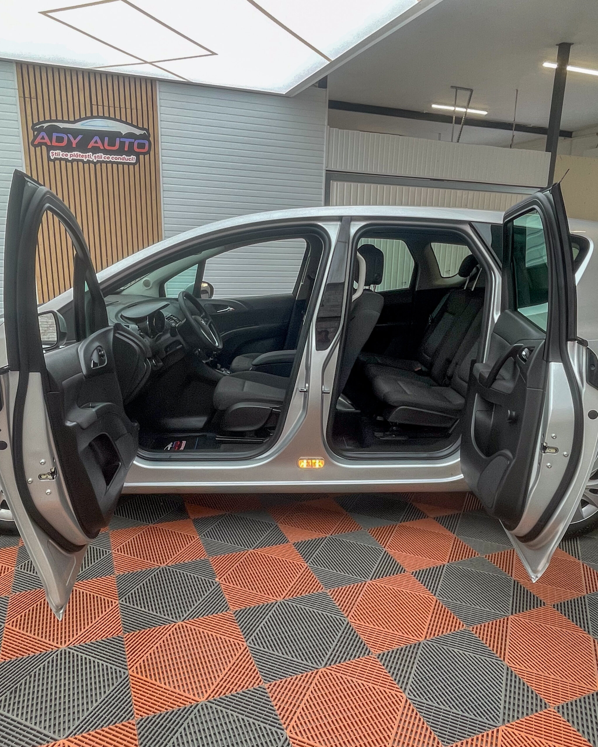OPEL Meriva 1,4 Benzina . RAR+ITP . Garantie 12 Luni .Rate Fixe Fara Avans. Buy-Back .Test-Drive( Nr De Probe) . Livrare In Toata Tara 