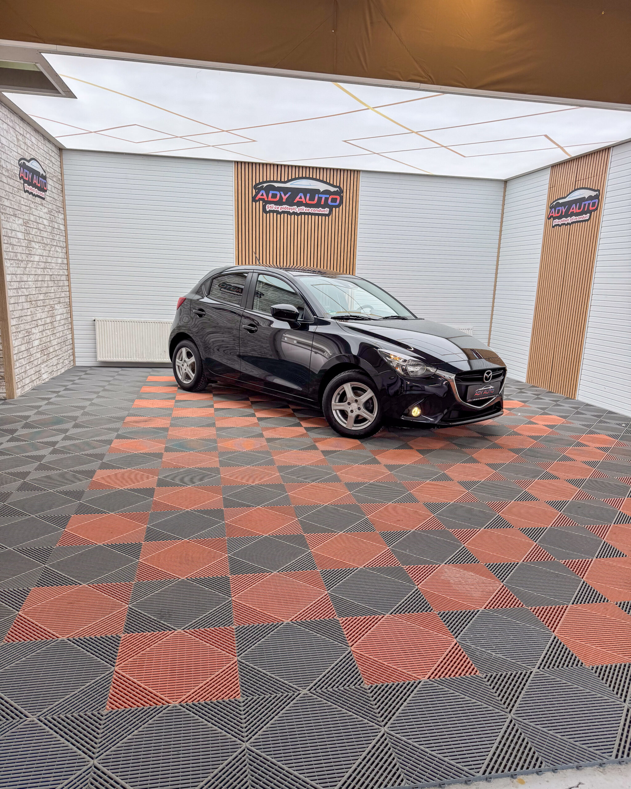 MAZDA 2 . An 2015 Decembrie . 1,5 Benzina . 90 000 Km . RAR+ITP . Garantie 12 Luni .Rate Fixe Fara Avans. Buy-Back .Test-Drive( Nr De Probe) . Livrare In Toata Tara 