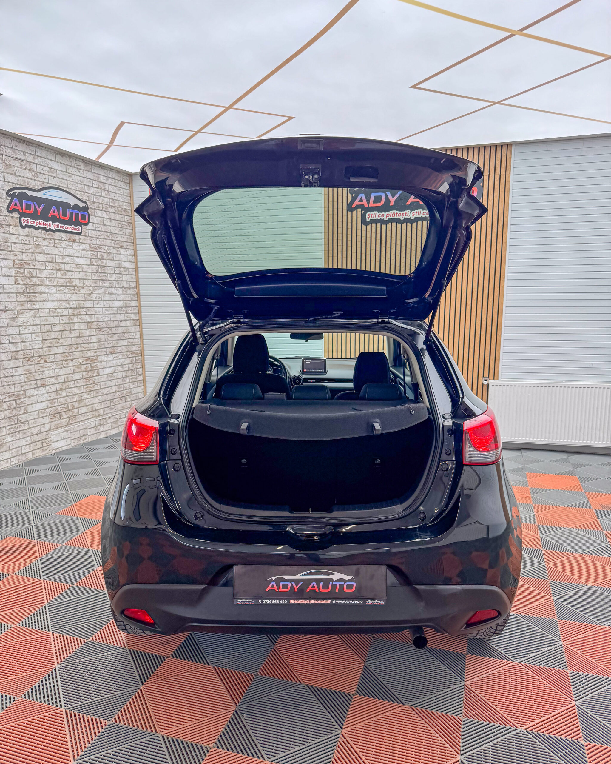 MAZDA 2 . An 2015 Decembrie . 1,5 Benzina . 90 000 Km . RAR+ITP . Garantie 12 Luni .Rate Fixe Fara Avans. Buy-Back .Test-Drive( Nr De Probe) . Livrare In Toata Tara 