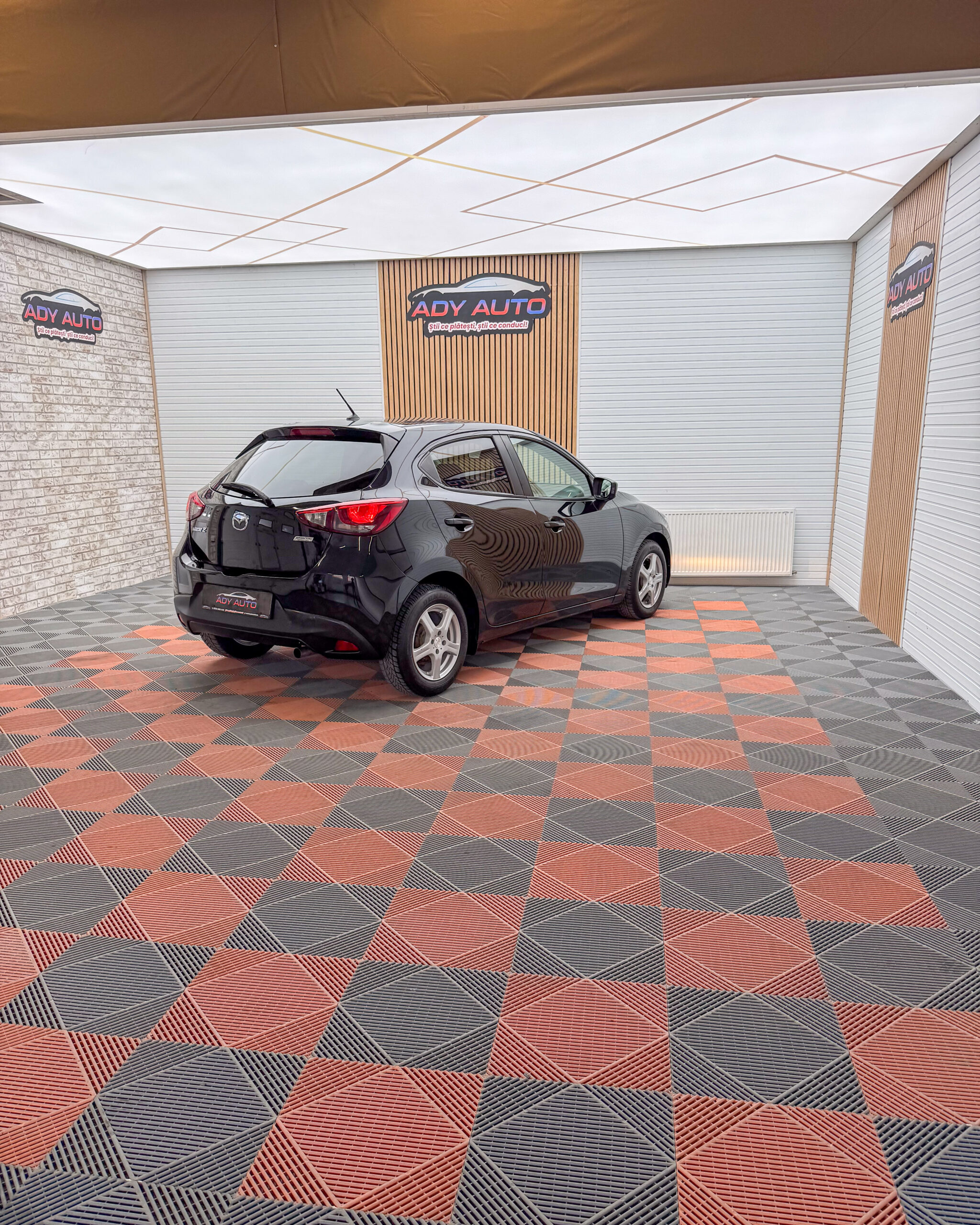 MAZDA 2 . An 2015 Decembrie . 1,5 Benzina . 90 000 Km . RAR+ITP . Garantie 12 Luni .Rate Fixe Fara Avans. Buy-Back .Test-Drive( Nr De Probe) . Livrare In Toata Tara 