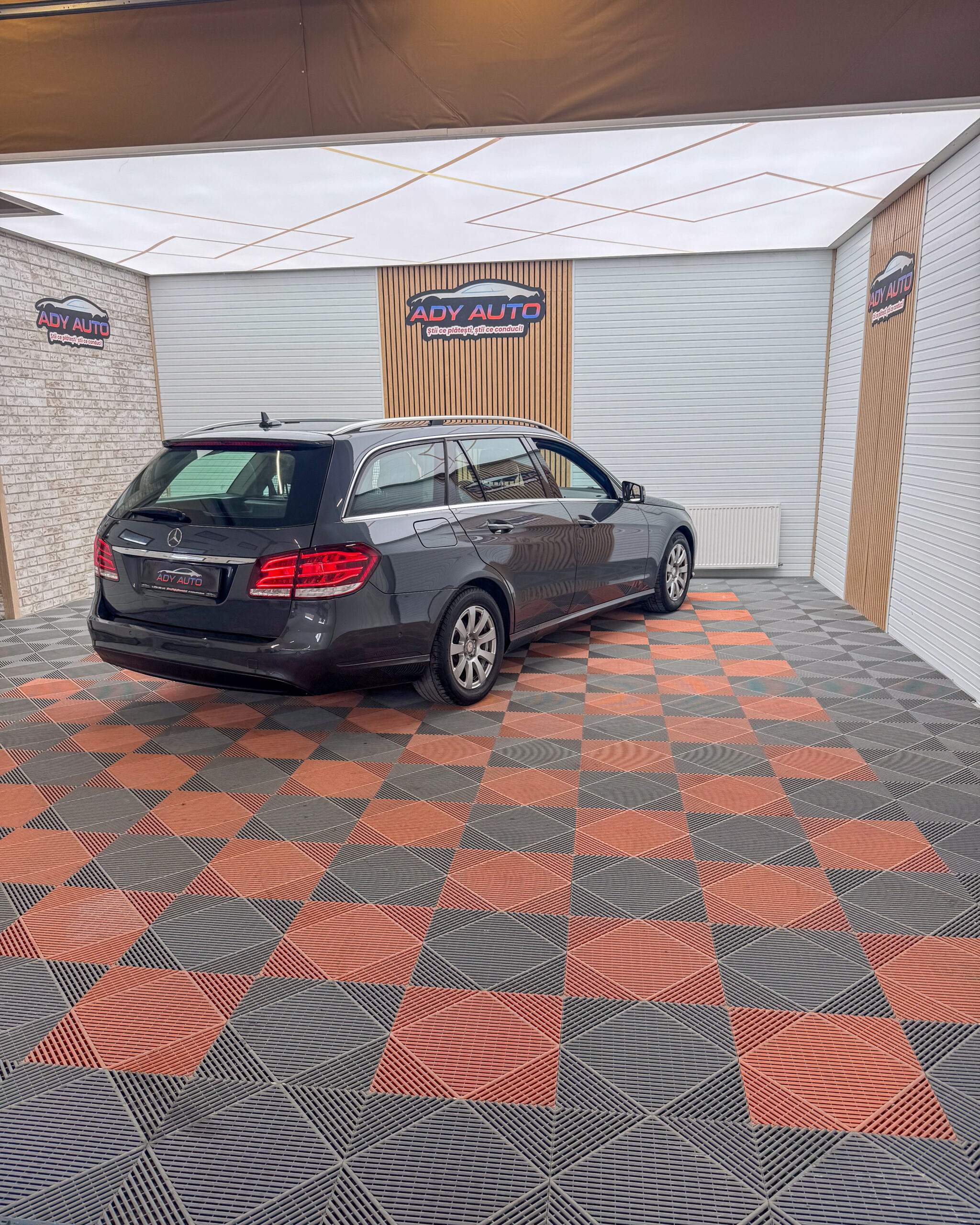 Mercedes-Benz E-Klasse E 200 CDI T BlueTEC . RAR+ITP . Garantie 12 Luni .Rate Fixe Fara Avans. Buy-Back .Test-Drive( Nr De Probe) . Livrare In Toata Tara 