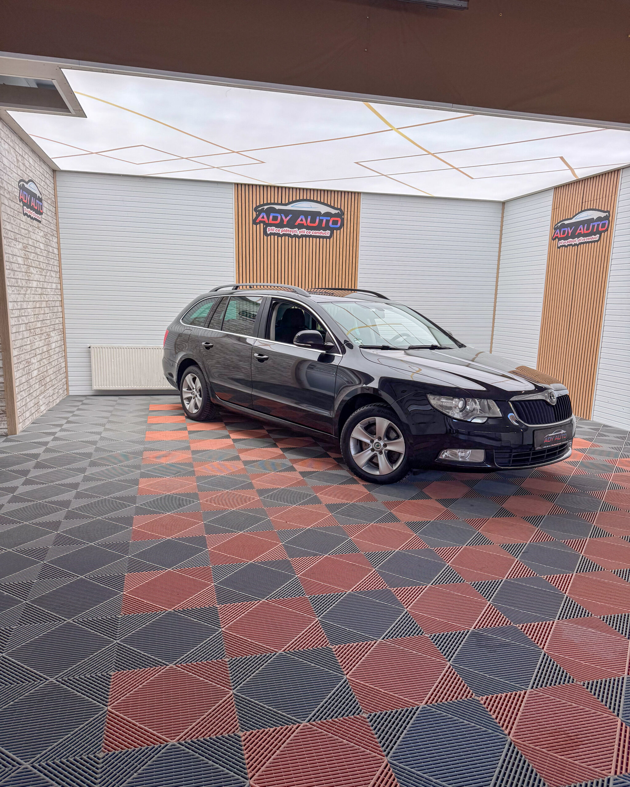 Skoda Superb 2,0 TDI . Euro 5 . RAR+ITP . Garantie 12 Luni .Rate Fixe Fara Avans. Buy-Back .Test-Drive( Nr De Probe) . Livrare In Toata Tara 