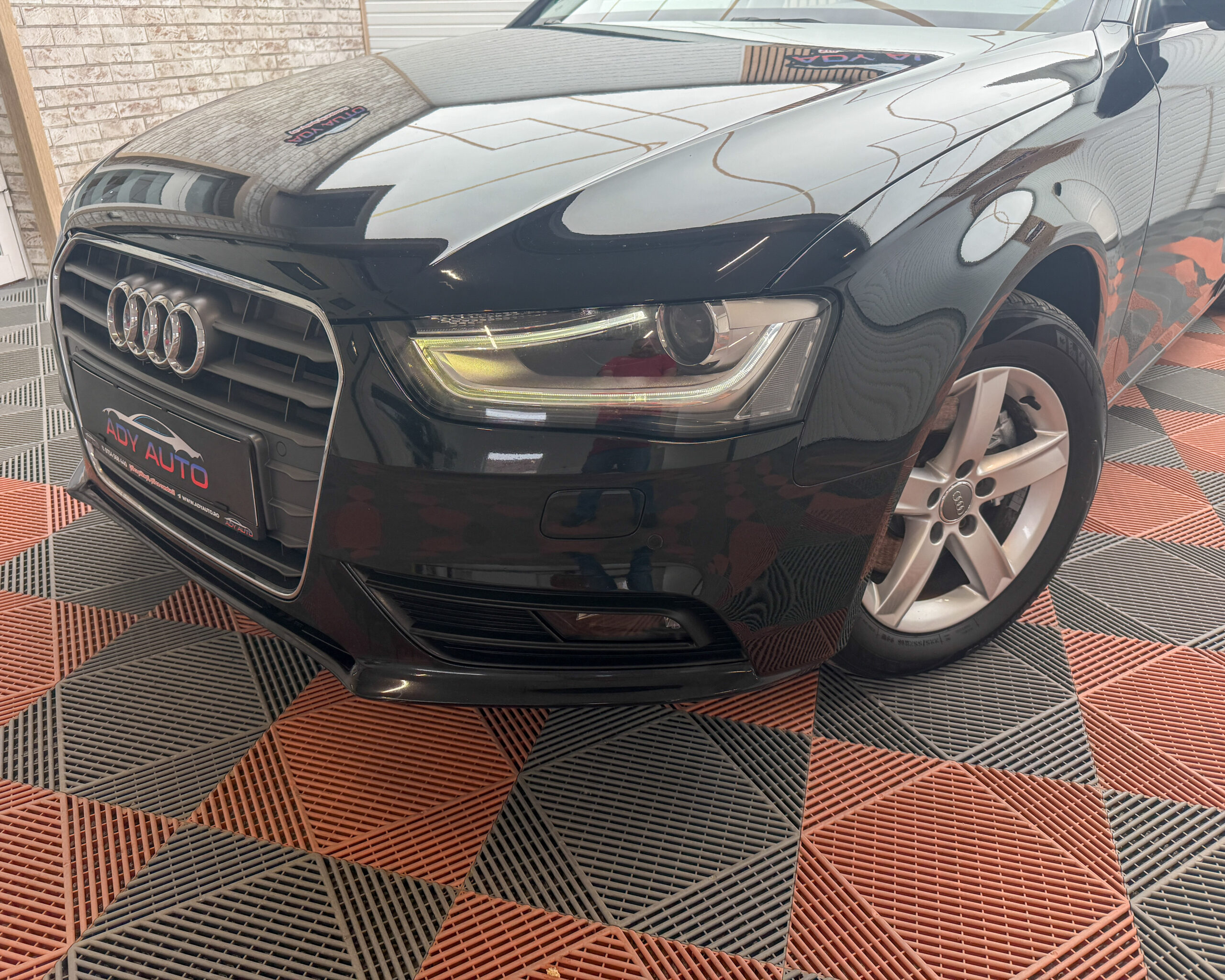 Audi A4 . 1,8 Benzina . 170 Cp . Euro 6 . An 2013 Decembrie . CUTIE AUTOMATA. RAR+ITP . Garantie 12 Luni .Rate Fixe Fara Avans. Buy-Back .Test-Drive( Nr De Probe) . Livrare In Toata Tara 