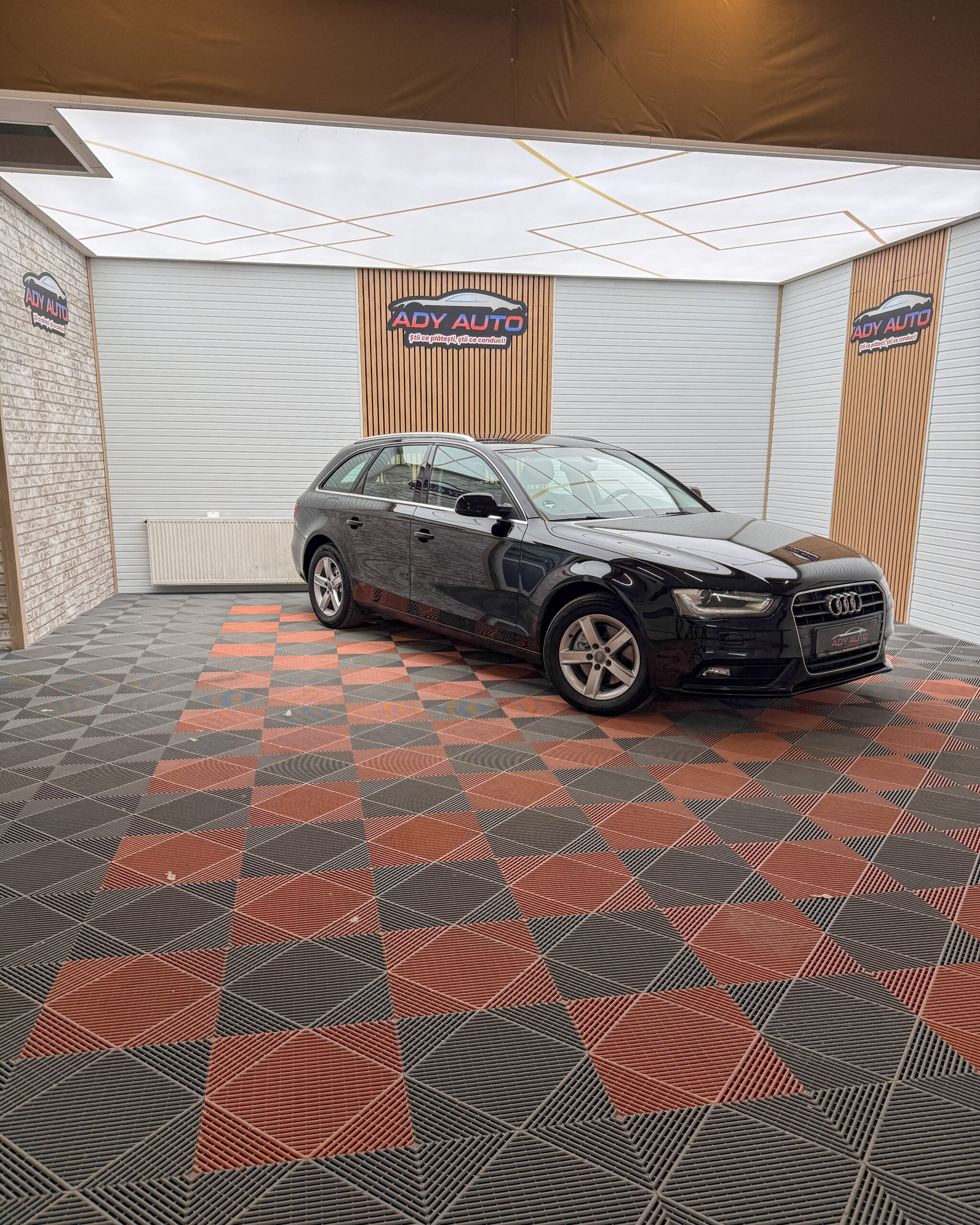 Audi A4 . 1,8 Benzina . 170 Cp . Euro 6 . An 2013 Decembrie . CUTIE AUTOMATA. RAR+ITP . Garantie 12 Luni .Rate Fixe Fara Avans. Buy-Back .Test-Drive( Nr De Probe) . Livrare In Toata Tara 