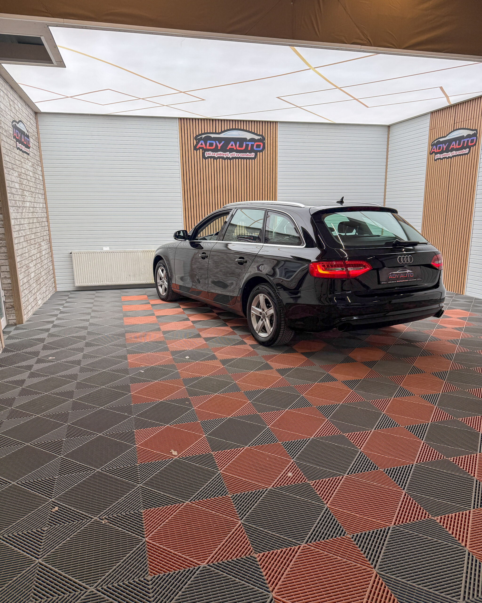 Audi A4 . 1,8 Benzina . 170 Cp . Euro 6 . An 2013 Decembrie . CUTIE AUTOMATA. RAR+ITP . Garantie 12 Luni .Rate Fixe Fara Avans. Buy-Back .Test-Drive( Nr De Probe) . Livrare In Toata Tara 