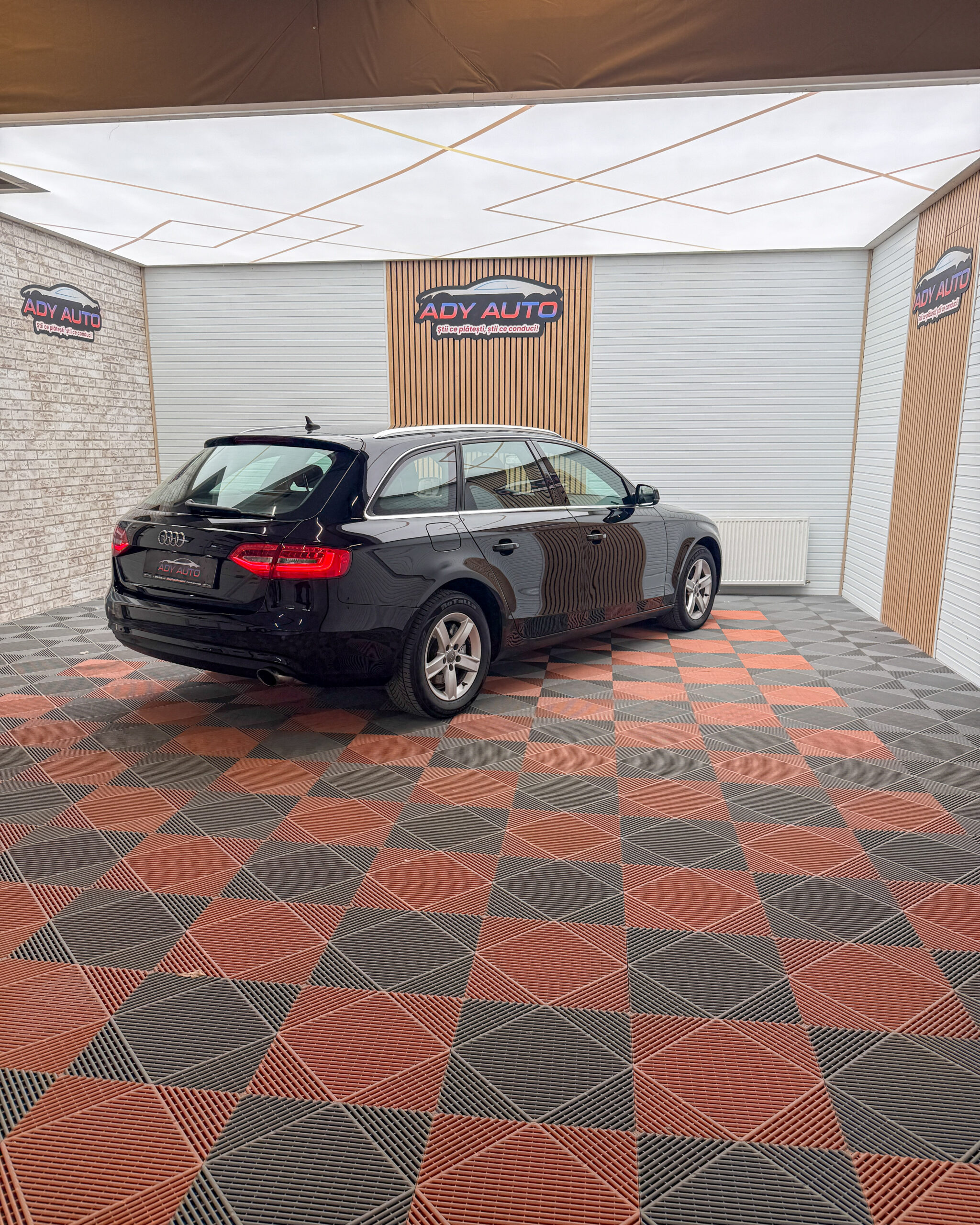 Audi A4 . 1,8 Benzina . 170 Cp . Euro 6 . An 2013 Decembrie . CUTIE AUTOMATA. RAR+ITP . Garantie 12 Luni .Rate Fixe Fara Avans. Buy-Back .Test-Drive( Nr De Probe) . Livrare In Toata Tara 