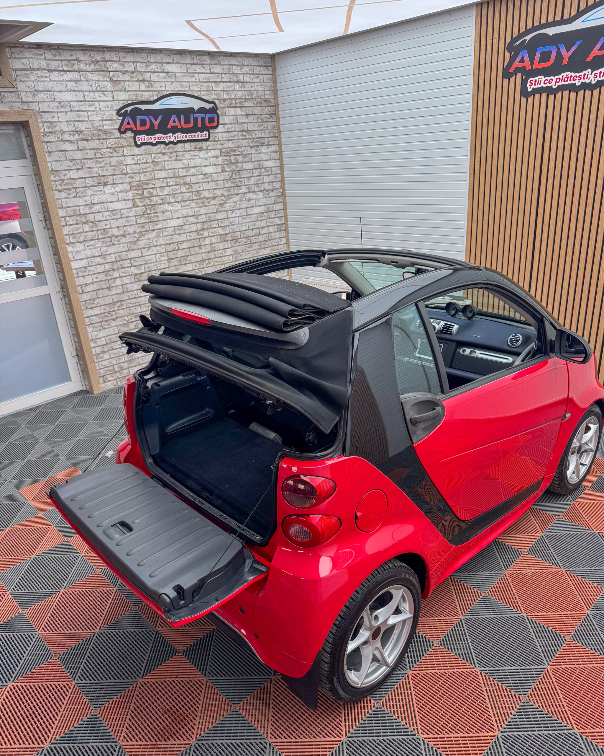 SMART FORTWO CABRIO . RAR+ITP . Garantie 12 Luni .Rate Fixe Fara Avans. Buy-Back .Test-Drive( Nr De Probe) . Livrare In Toata Tara 