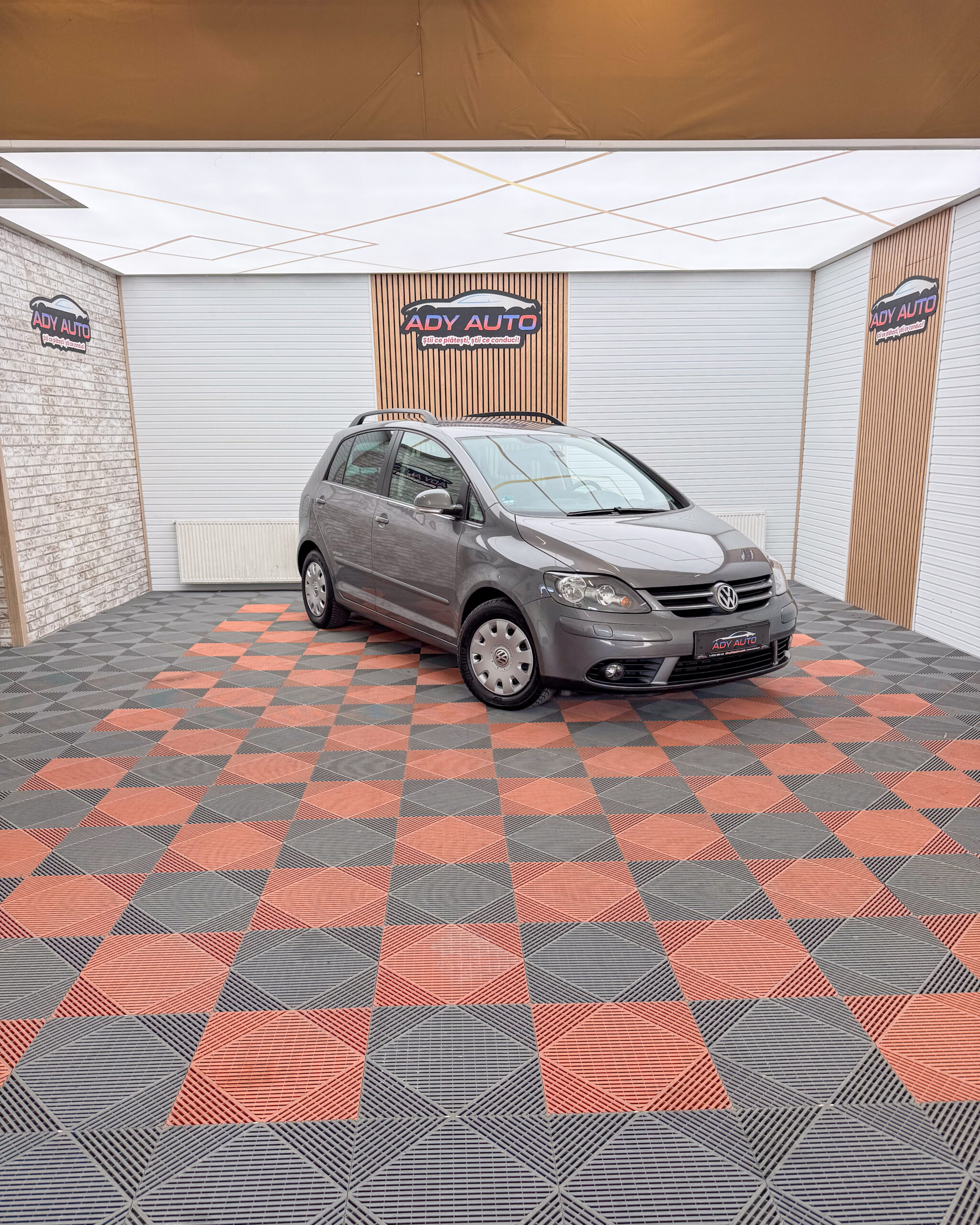 VW GOLF PLUS . 1,4 Benzina . CUTIE AUTOMATA . RAR+ITP . Garantie 12 Luni .Rate Fixe Fara Avans. Buy-Back .Test-Drive( Nr De Probe) . Livrare In Toata Tara 