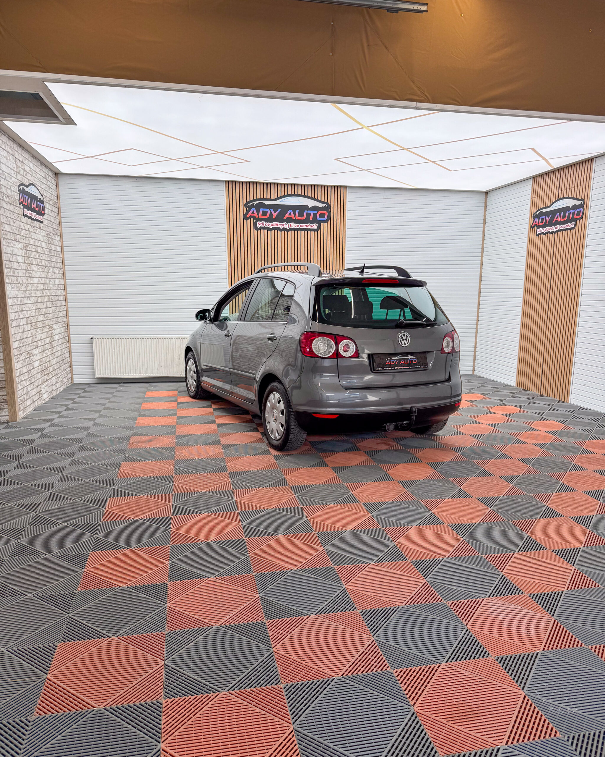 VW GOLF PLUS . 1,4 Benzina . CUTIE AUTOMATA . RAR+ITP . Garantie 12 Luni .Rate Fixe Fara Avans. Buy-Back .Test-Drive( Nr De Probe) . Livrare In Toata Tara 