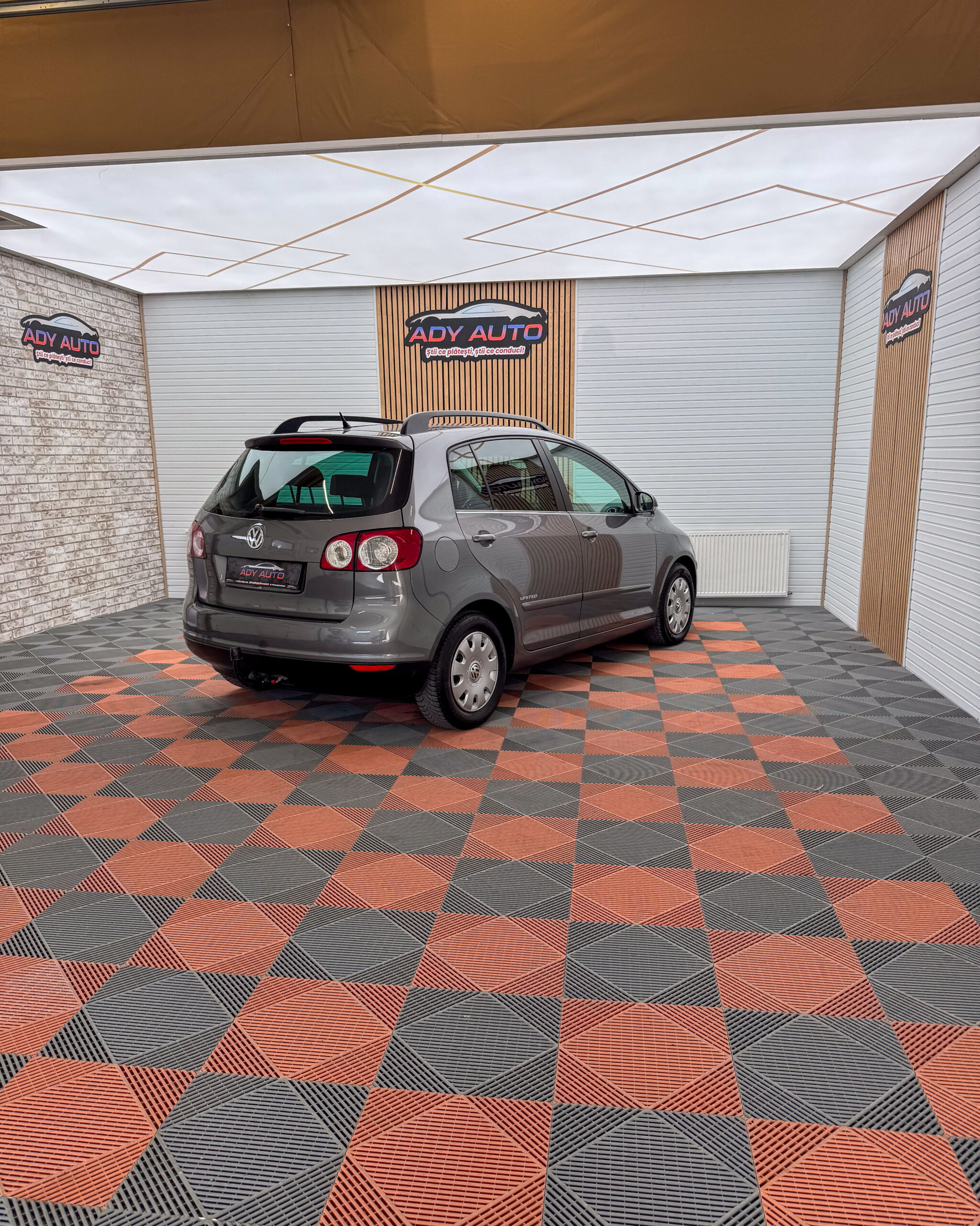 VW GOLF PLUS . 1,4 Benzina . CUTIE AUTOMATA . RAR+ITP . Garantie 12 Luni .Rate Fixe Fara Avans. Buy-Back .Test-Drive( Nr De Probe) . Livrare In Toata Tara 
