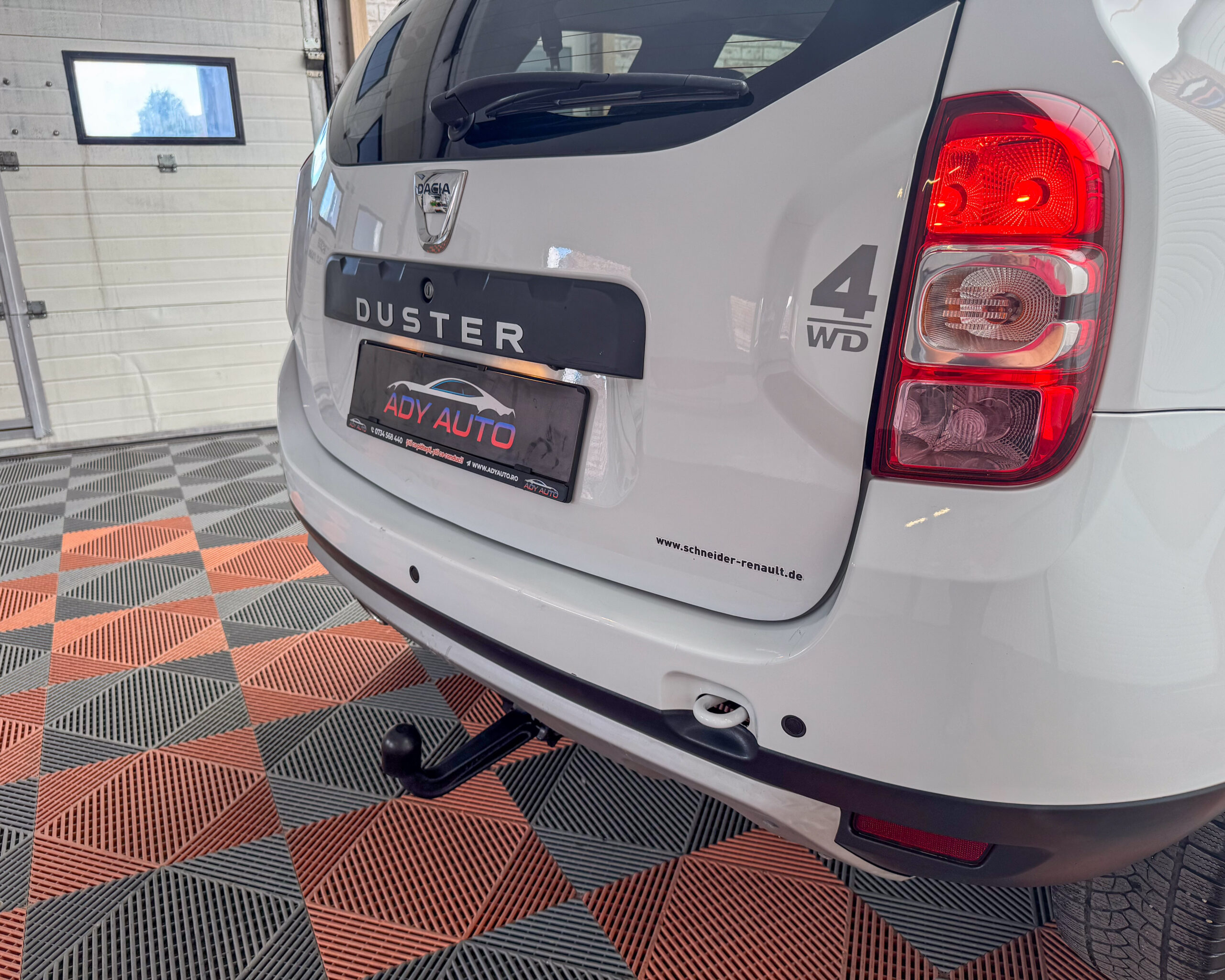 DACIA DUSTER 1,5 DCI . 4X4 ( La Buton ) . 73 000 KM . Euro 6 . An 2017/10 . RAR+ITP . Garantie 12 Luni .Rate Fixe 