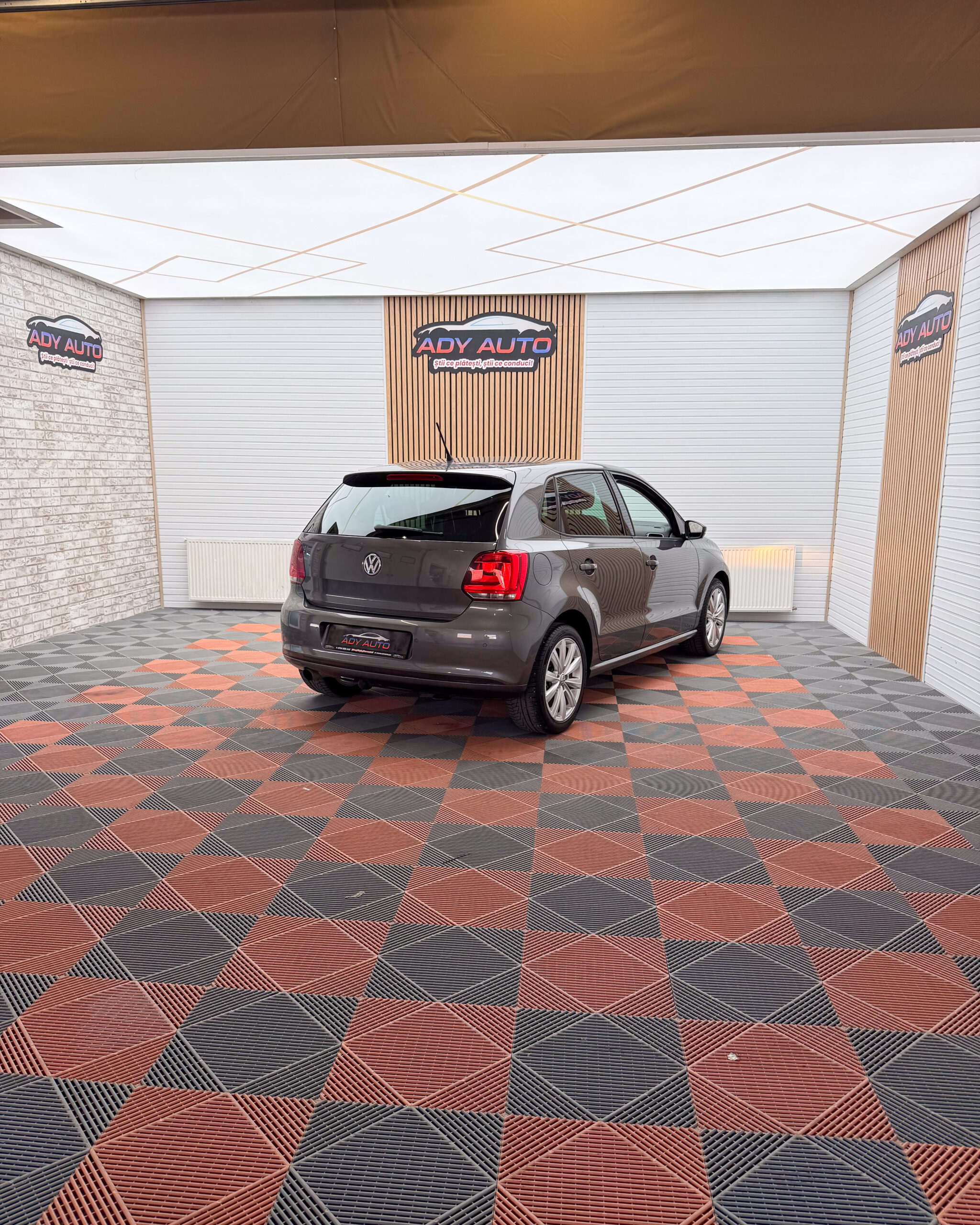 VW POLO . 1,4 Benzina . 129 000 Km . 4/5 Usi . RAR+ITP . Rate Fixe Si Fara Avans . Garantie 12 Luni . Buy-Back . Test-Drive
