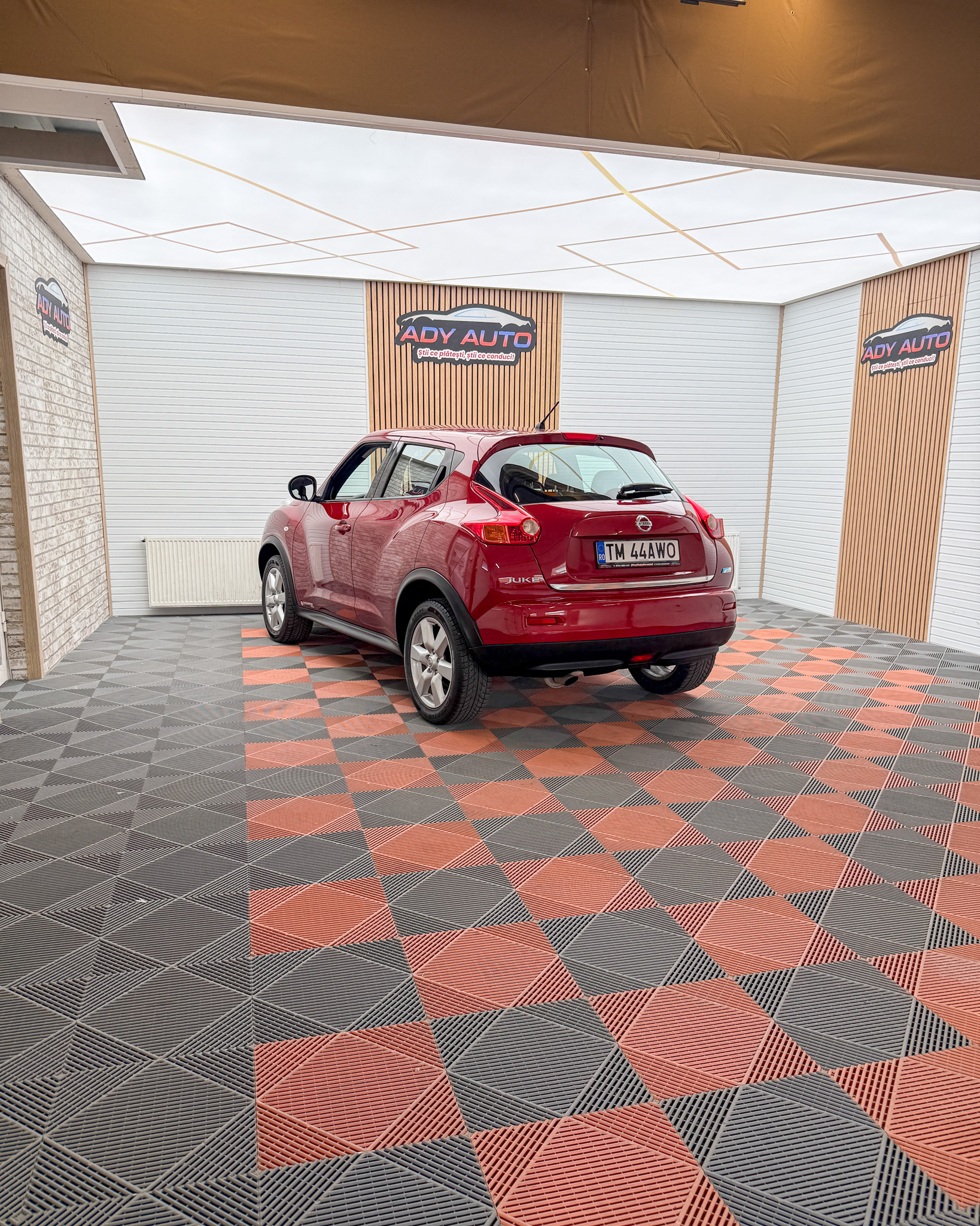 NISSAN JUKE . 1,5 DCI . Recent Inmatriculat In Romania . Rate Fixe Si Fara Avans . Garantie 12 Luni . Buy-Back . Test-Drive