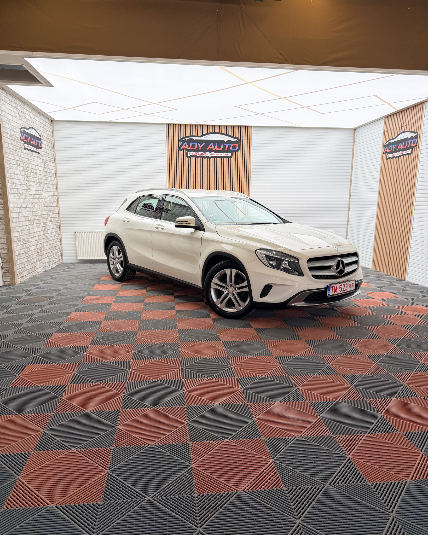 MERCEDES GLA 200 CDI. Cutie Automata+ Padele . RAR+ITP . Rate Fixe Si Fara Avans . Garantie 12 Luni . Buy-Back . Test-Drive