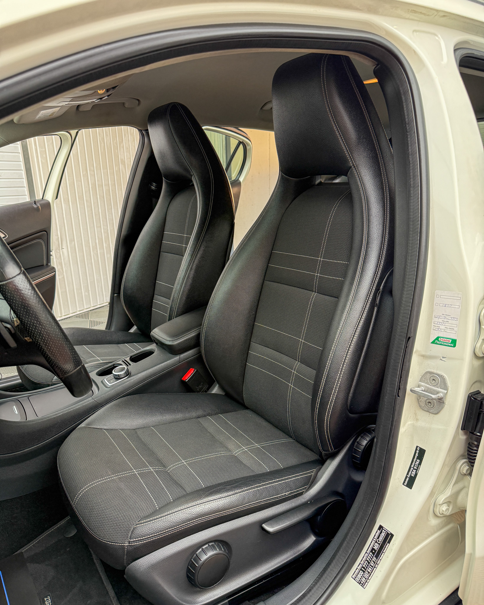 MERCEDES GLA 200 CDI. Cutie Automata+ Padele . RAR+ITP . Rate Fixe Si Fara Avans . Garantie 12 Luni . Buy-Back . Test-Drive