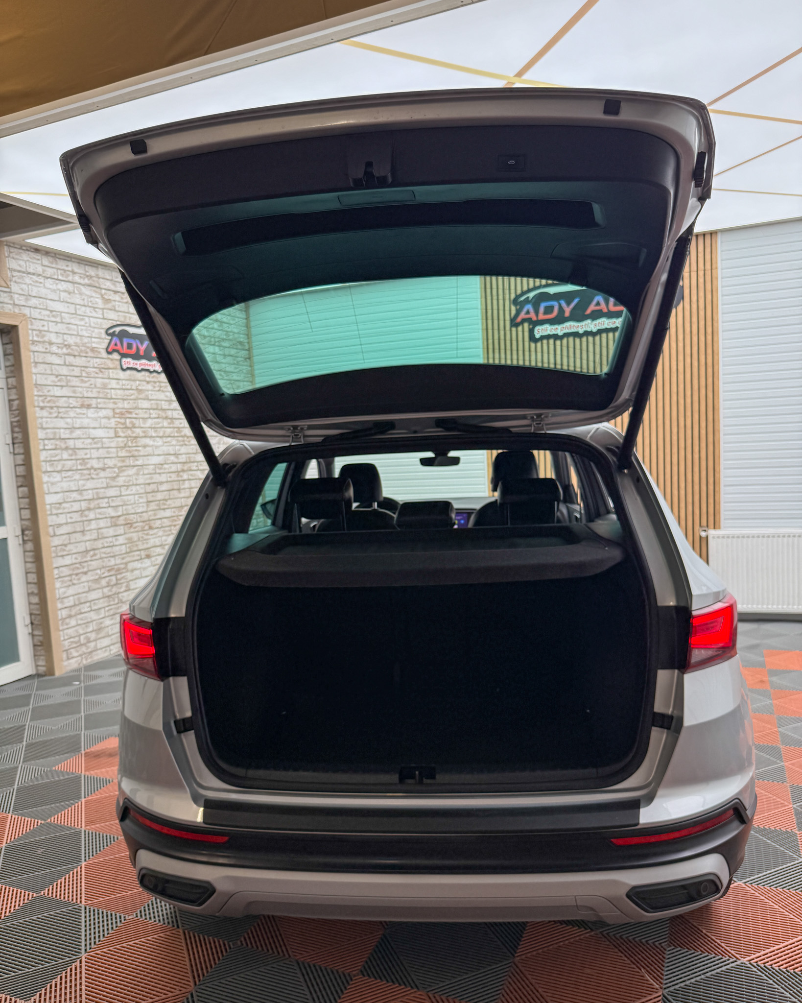 SEAT ATECA X-XPERIENCE 2,0 TDI 150 Cp . AN 17.12.2020 . Cutie Automata+ Padele . Virtual Cockpit ( Ceasuri Digitale )