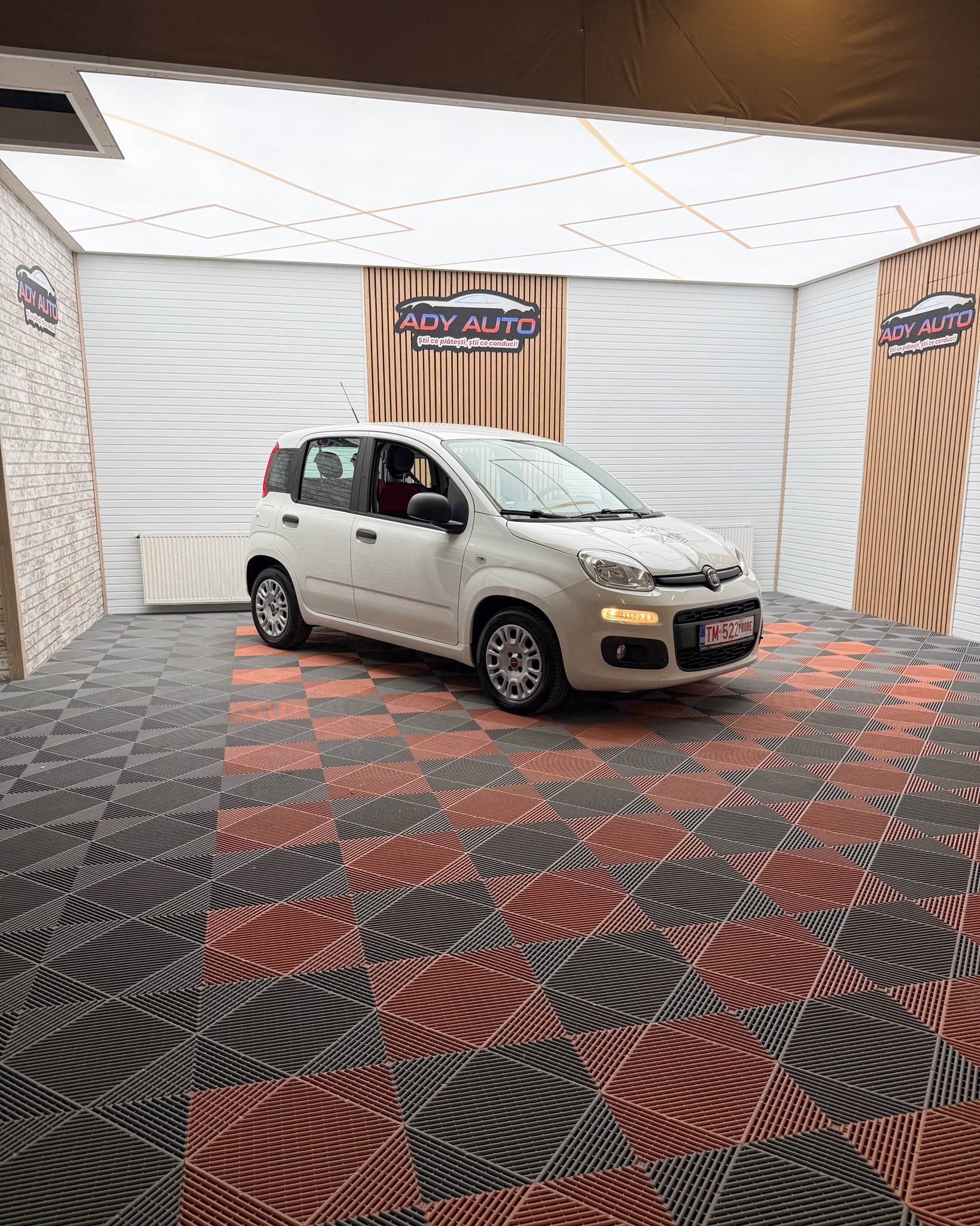 FIAT PANDA 1,2 Benzina . An 2017 / Iunie . Euro 6 .RAR+ITP . Rate Fixe Si Fara Avans . Garantie 12 Luni . Buy-Back . Test-Drive