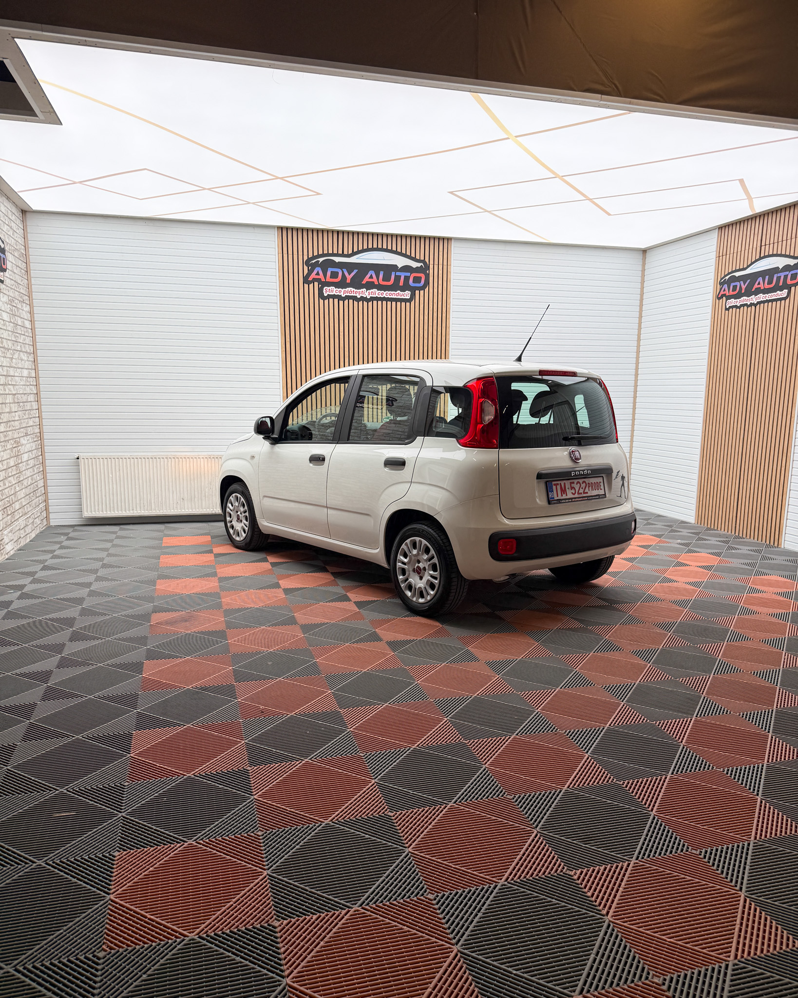 FIAT PANDA 1,2 Benzina . An 2017 / Iunie . Euro 6 .RAR+ITP . Rate Fixe Si Fara Avans . Garantie 12 Luni . Buy-Back . Test-Drive