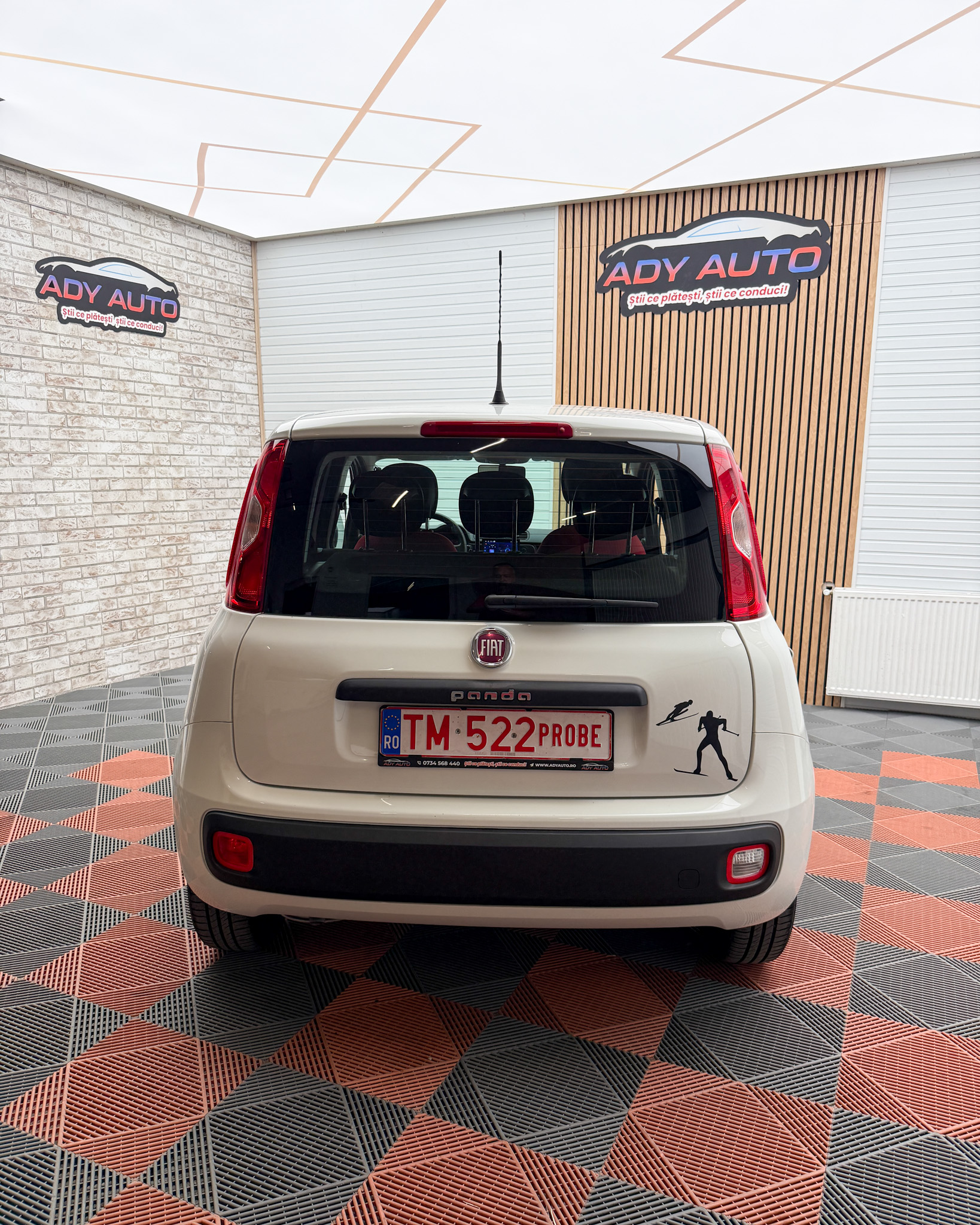 FIAT PANDA 1,2 Benzina . An 2017 / Iunie . Euro 6 .RAR+ITP . Rate Fixe Si Fara Avans . Garantie 12 Luni . Buy-Back . Test-Drive