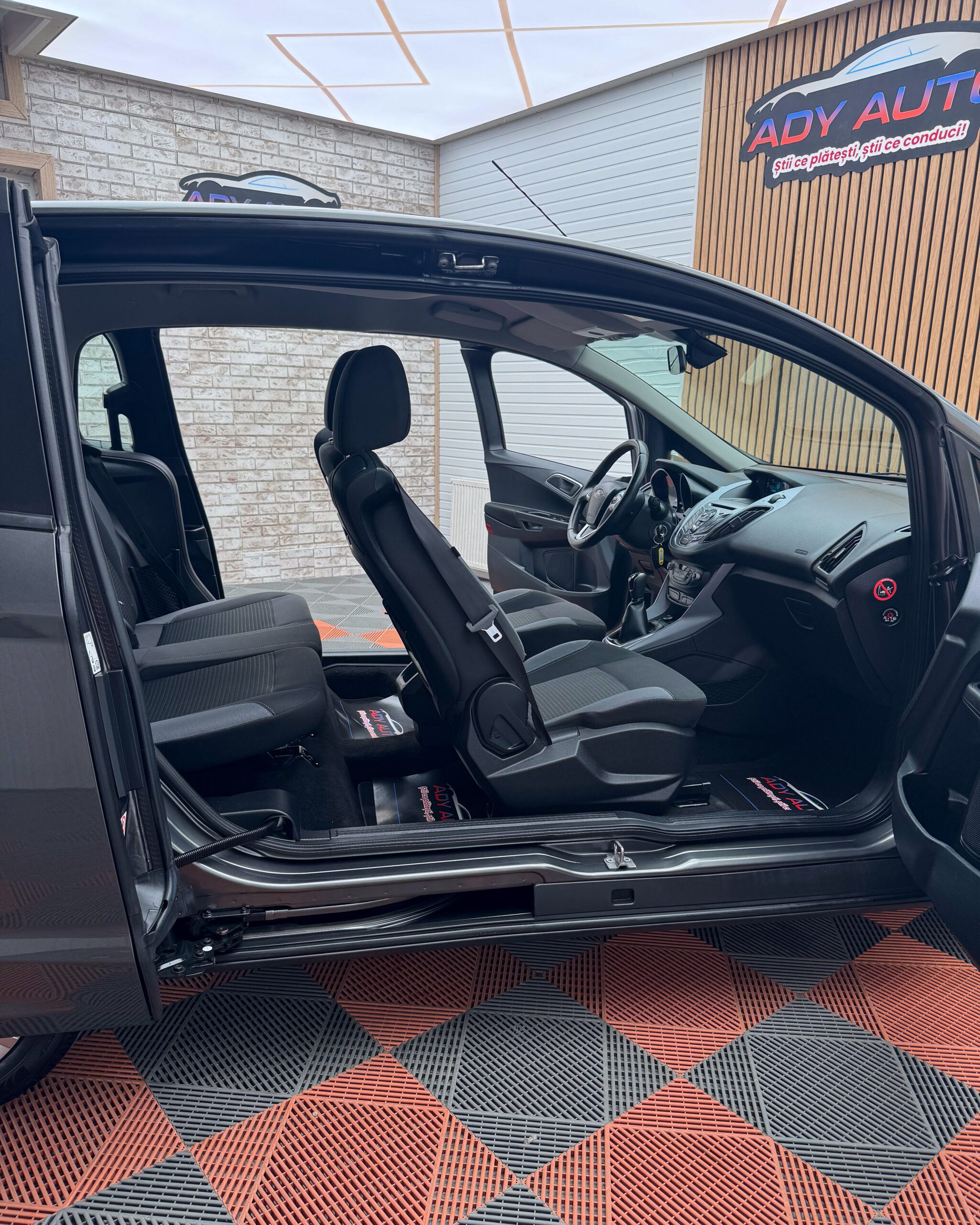Ford B-Max . 2015/08 . 1,5 Diesel . 95 Cp . Euro 6 . RAR+ITP ( La Cerere ) Garantie 12 Luni . Buy-Back . Test-Drive