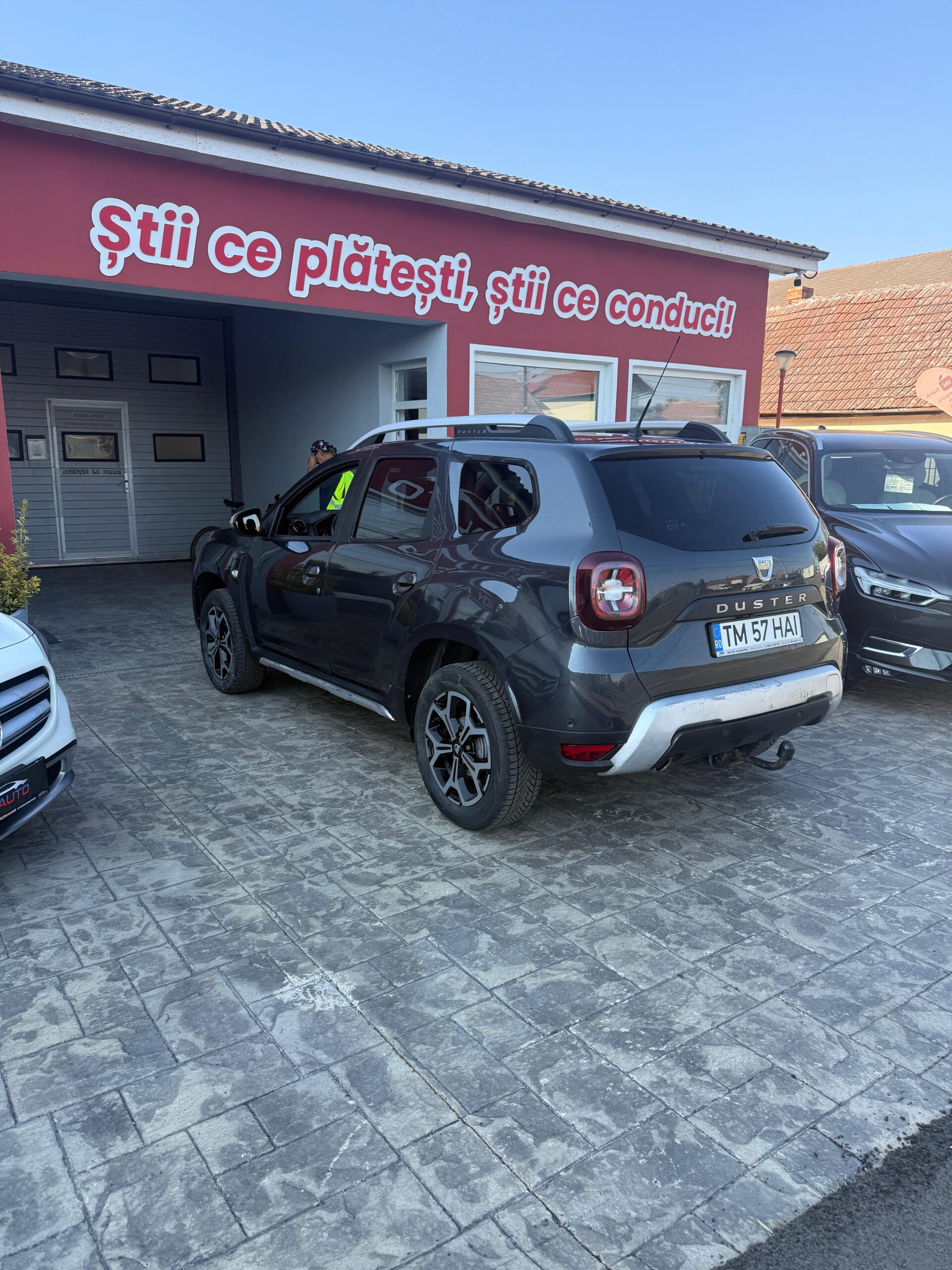 DACIA DUSTER . 1,5 DCI . An 2019 / 07 . 98 000 KM . Camera 360 . Navi 