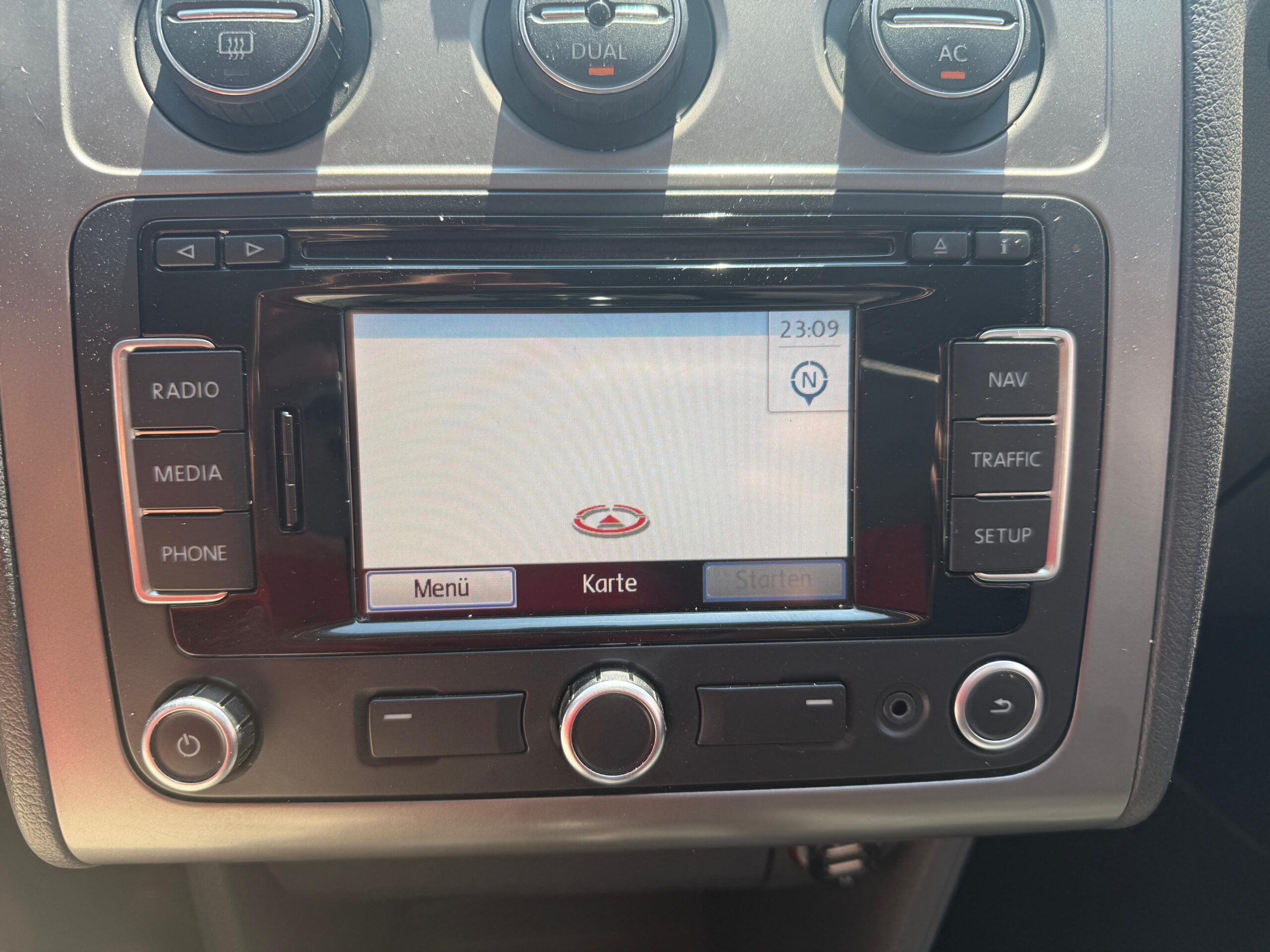 VW TOURAN 2,0 TDI . 140 Cp . An 2010 / 03 . Masina Intra La Detailig. Revenim Cu Rezultatul In Poze Si Video !