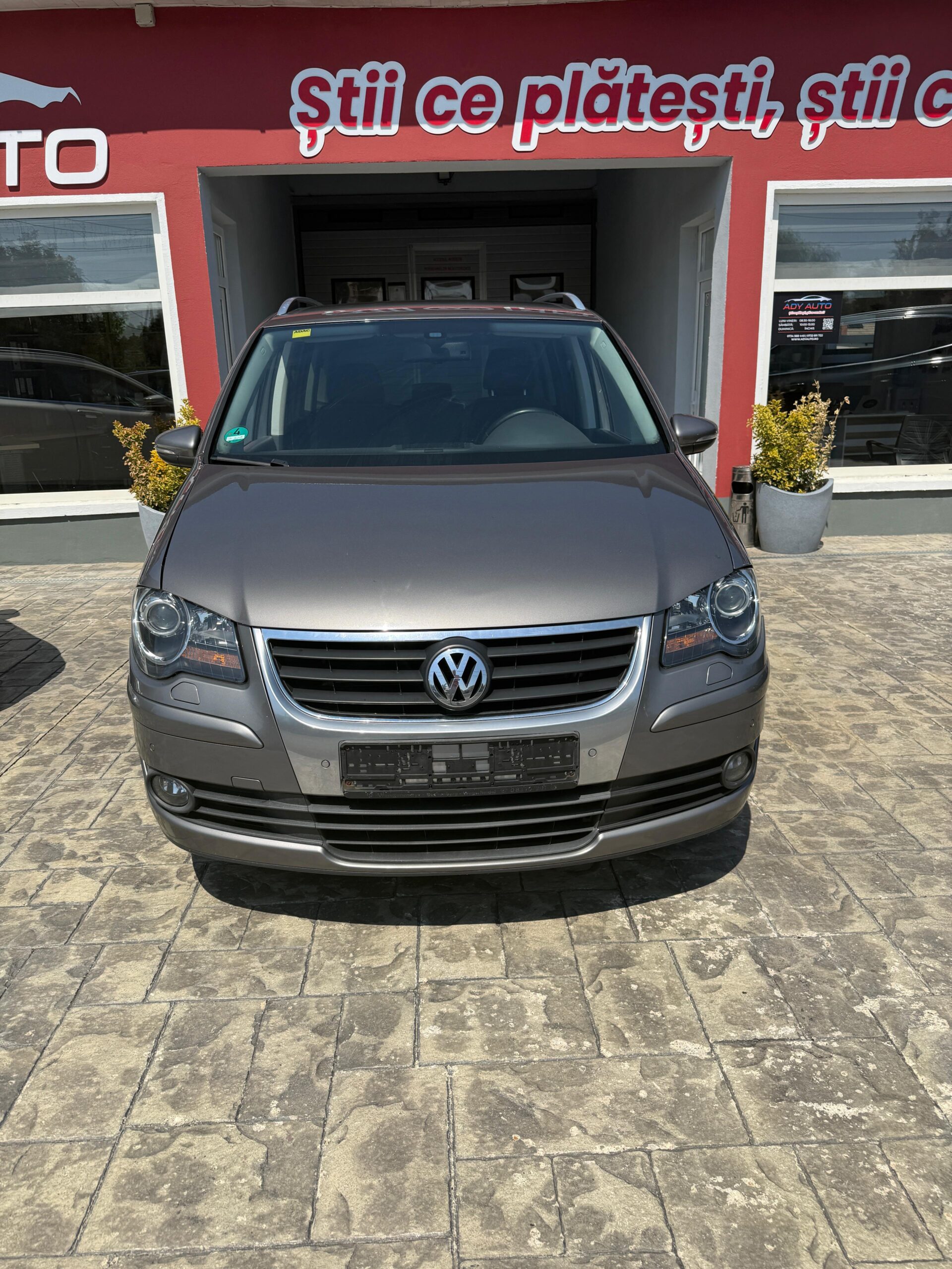 VW TOURAN 2,0 TDI . 140 Cp . An 2010 / 03 . Masina Intra La Detailig. Revenim Cu Rezultatul In Poze Si Video !