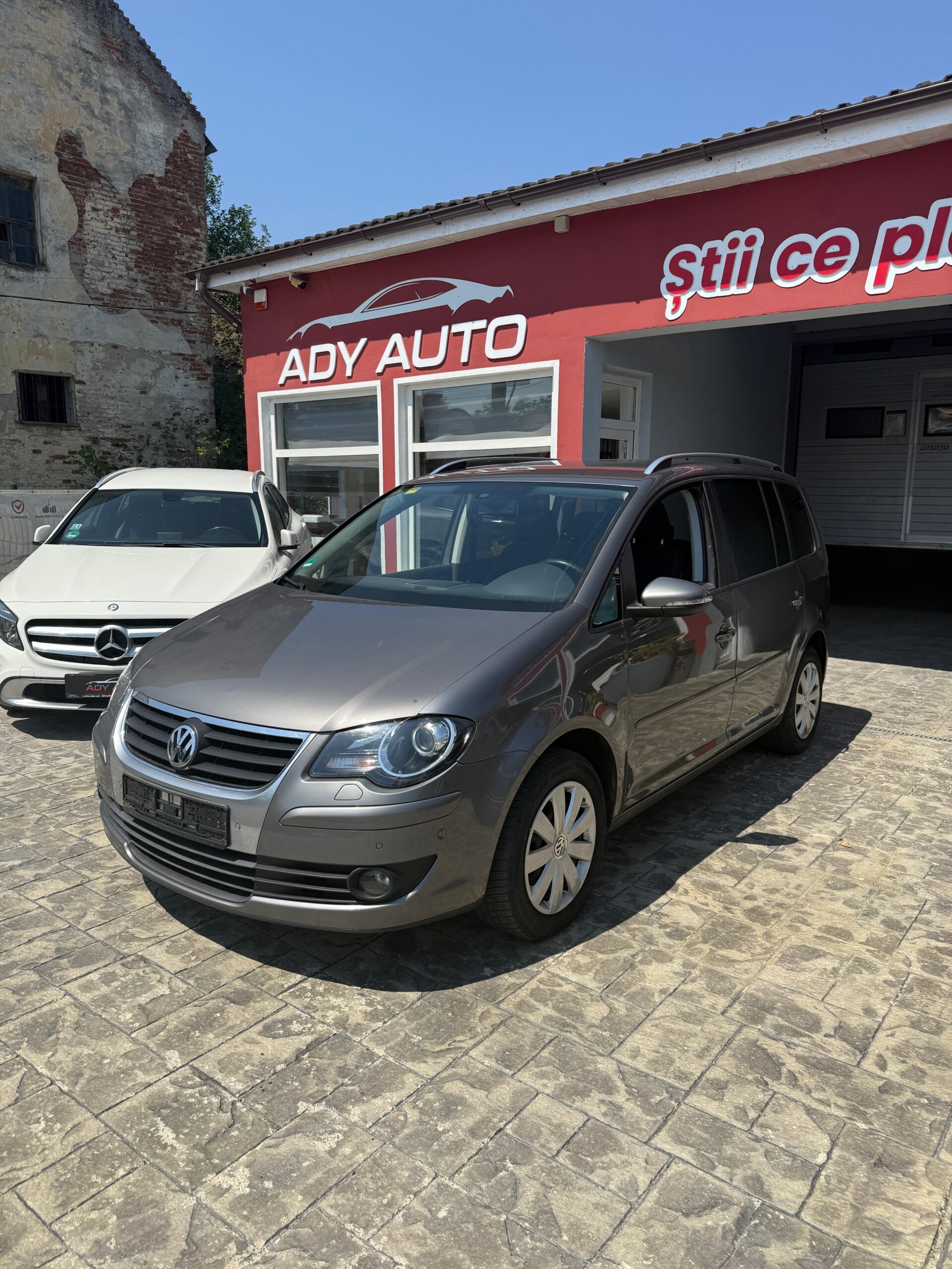 VW TOURAN 2,0 TDI . 140 Cp . An 2010 / 03 . Masina Intra La Detailig. Revenim Cu Rezultatul In Poze Si Video !