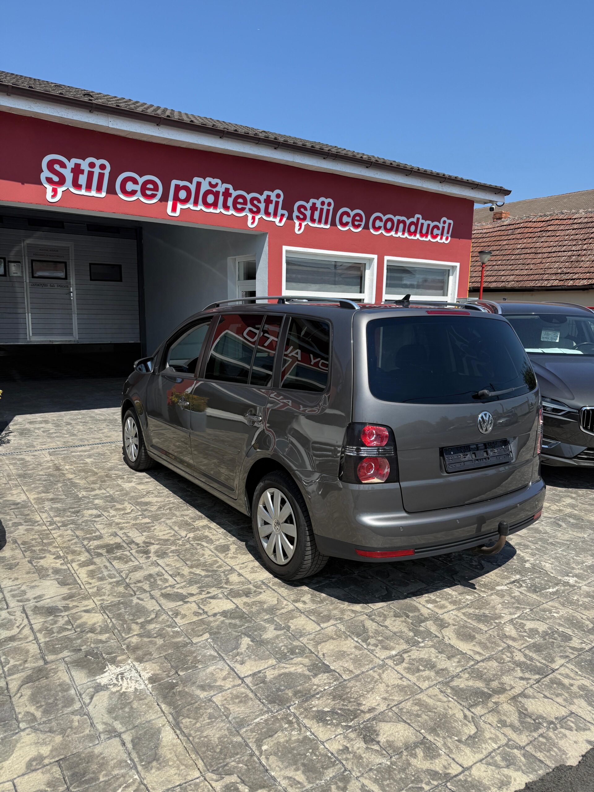 VW TOURAN 2,0 TDI . 140 Cp . An 2010 / 03 . Masina Intra La Detailig. Revenim Cu Rezultatul In Poze Si Video !