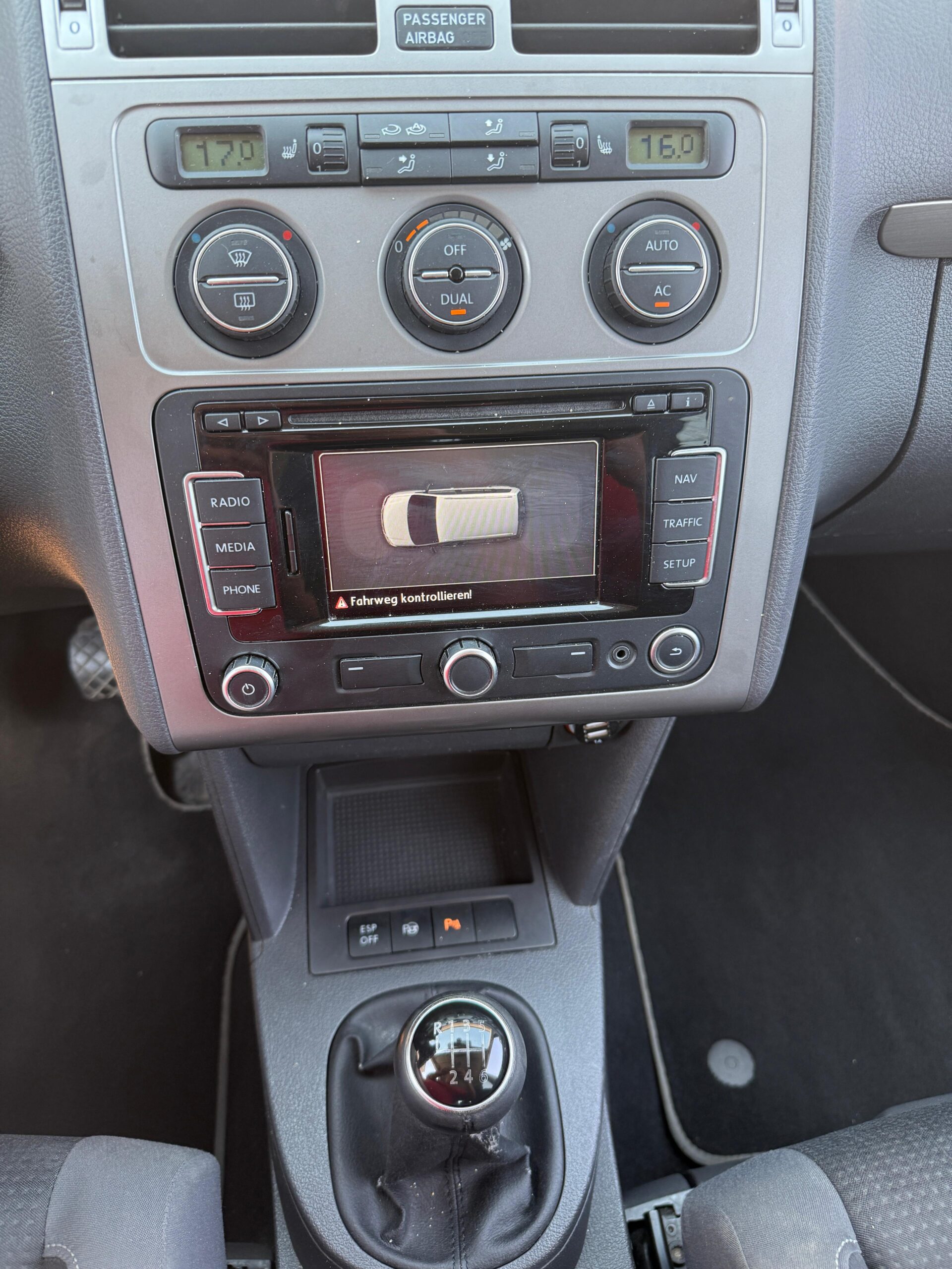 VW TOURAN 2,0 TDI . 140 Cp . An 2010 / 03 . Masina Intra La Detailig. Revenim Cu Rezultatul In Poze Si Video !
