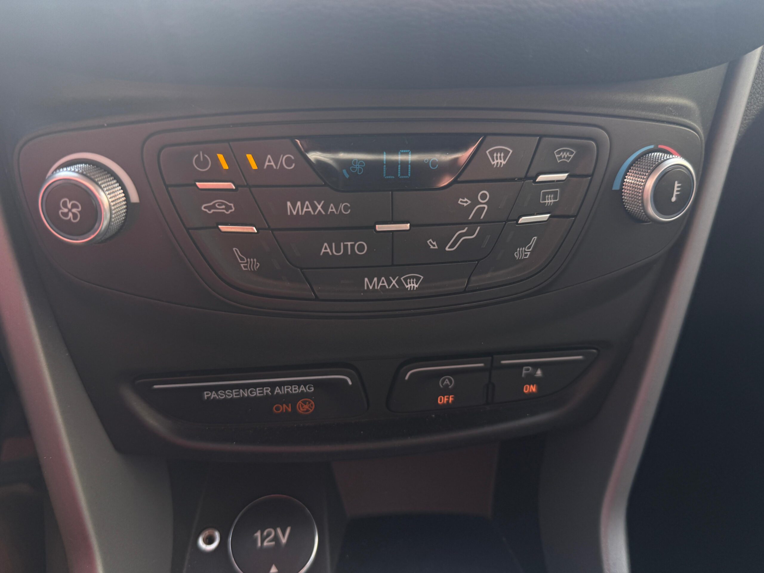 Ford B-Max . 2015/08 . 1,5 Diesel . 95 Cp . Euro 6 . RAR+ITP ( La Cerere ) Garantie 12 Luni . Buy-Back . Test-Drive