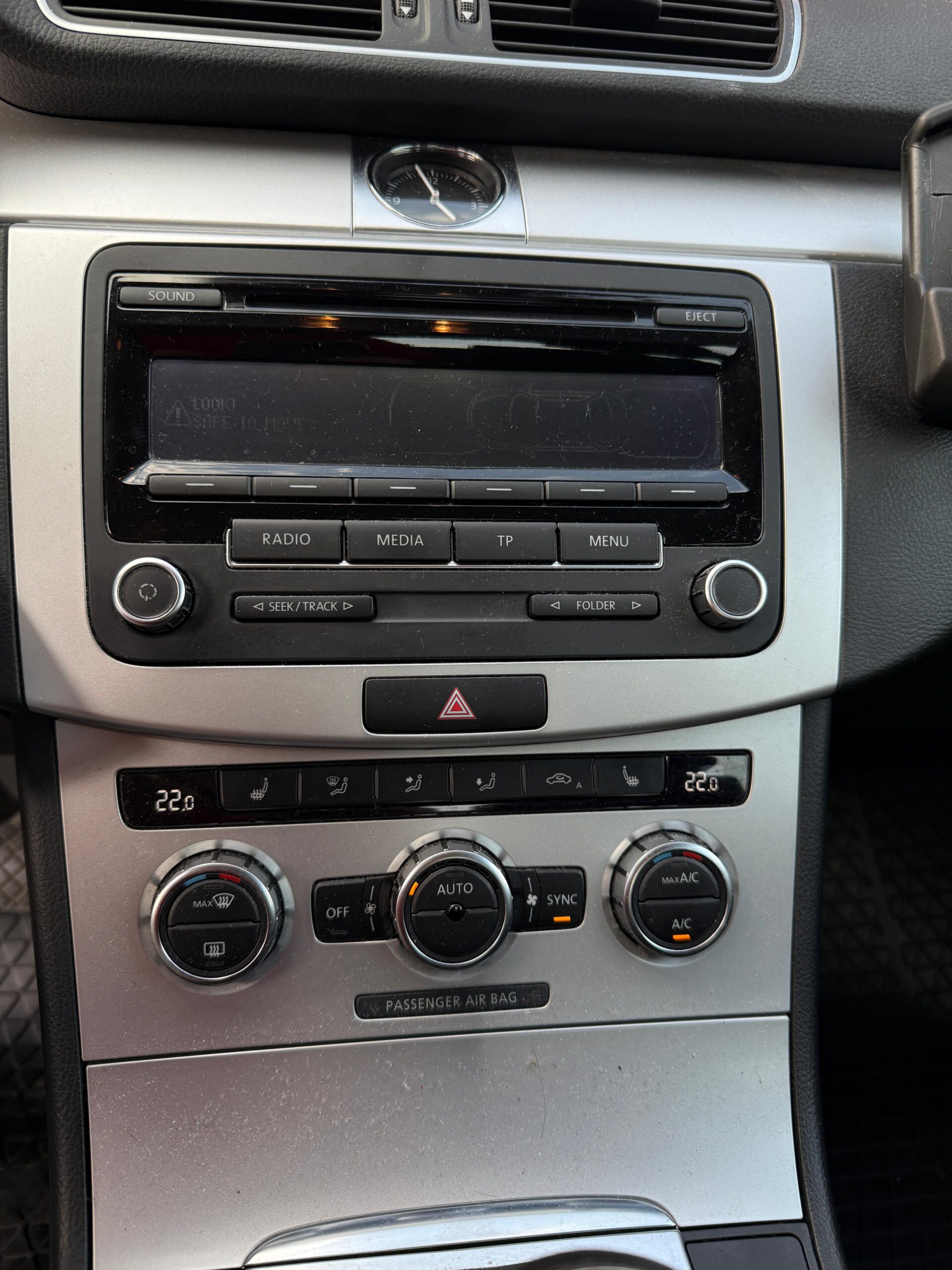 VW PASSAT 2,0 TDI . An 2012 / 11 . Euro 5 