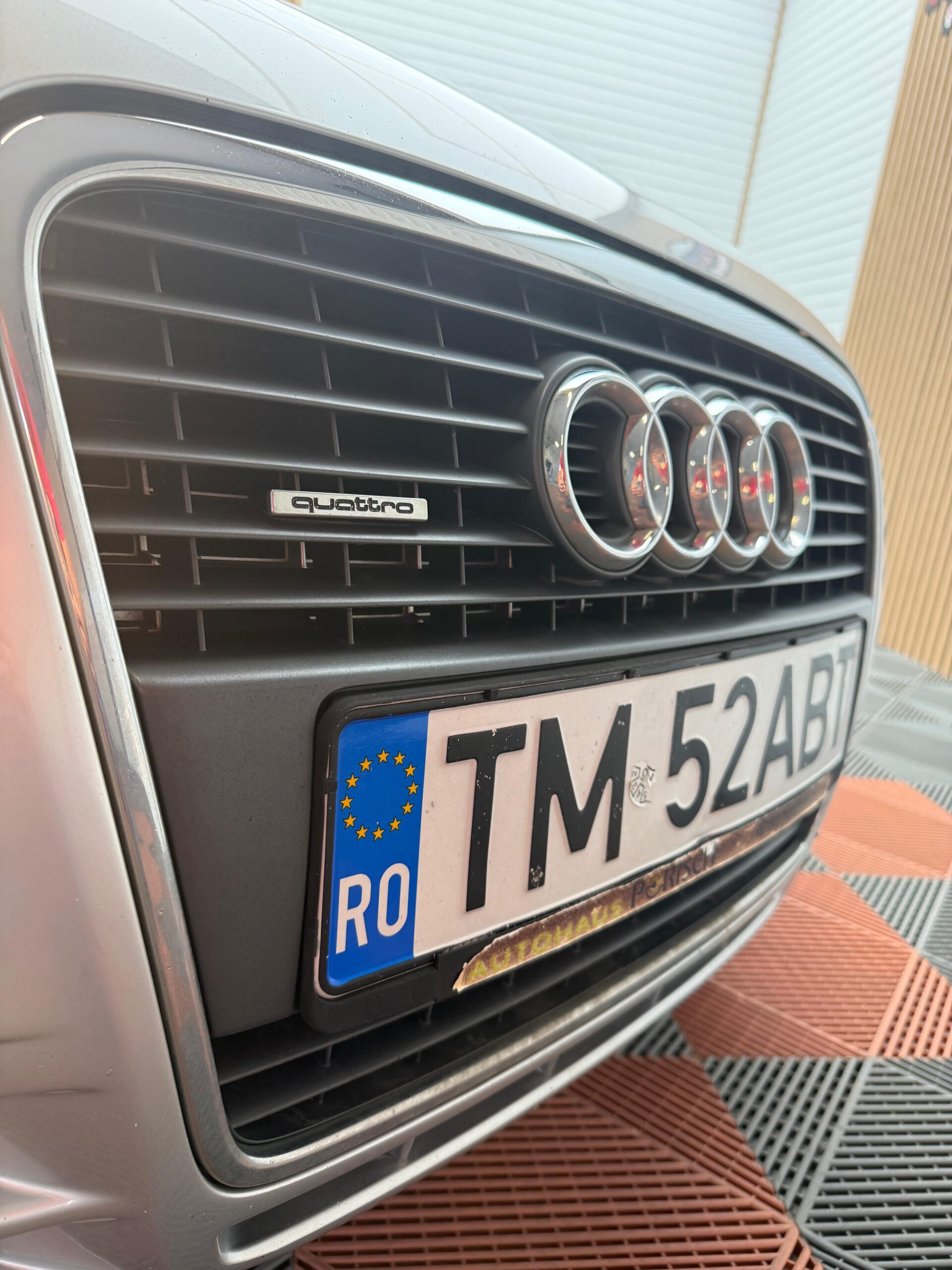 AUDI A4 , 2,0 TDI -140 Cp . Inmatriculat Toate Taxele La Zi AUDI A4 , 2,0 TDI -140 Cp . Inmatriculat Toate Taxele La Zi